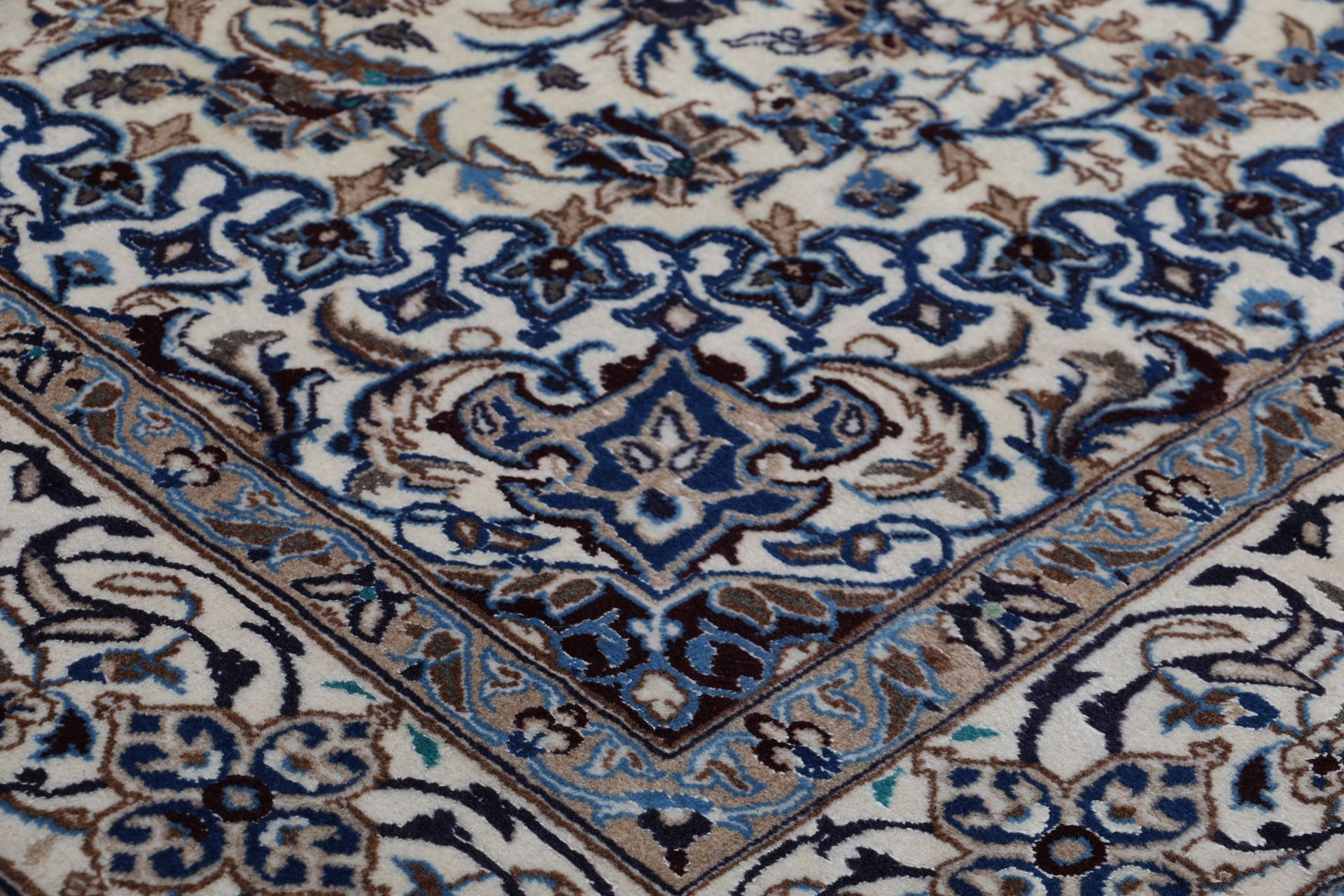 perserteppich-nain-198-x-298-cm-schurwolle-handgeknupft-exklusiv-4 Nain Perserteppich aus Iran, 198 × 298 cm