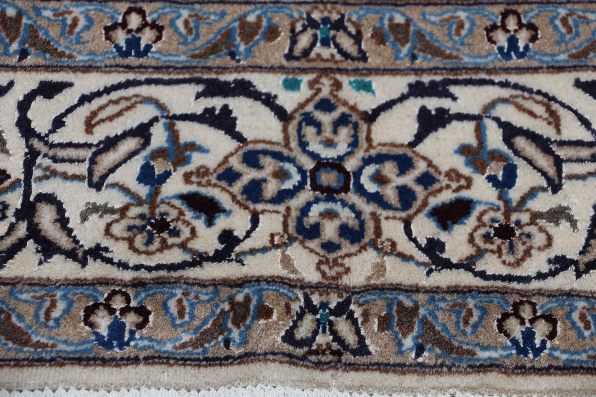 perserteppich-nain-198-x-298-cm-schurwolle-handgeknupft-exklusiv-6 Nain Perserteppich aus Iran, 198 × 298 cm