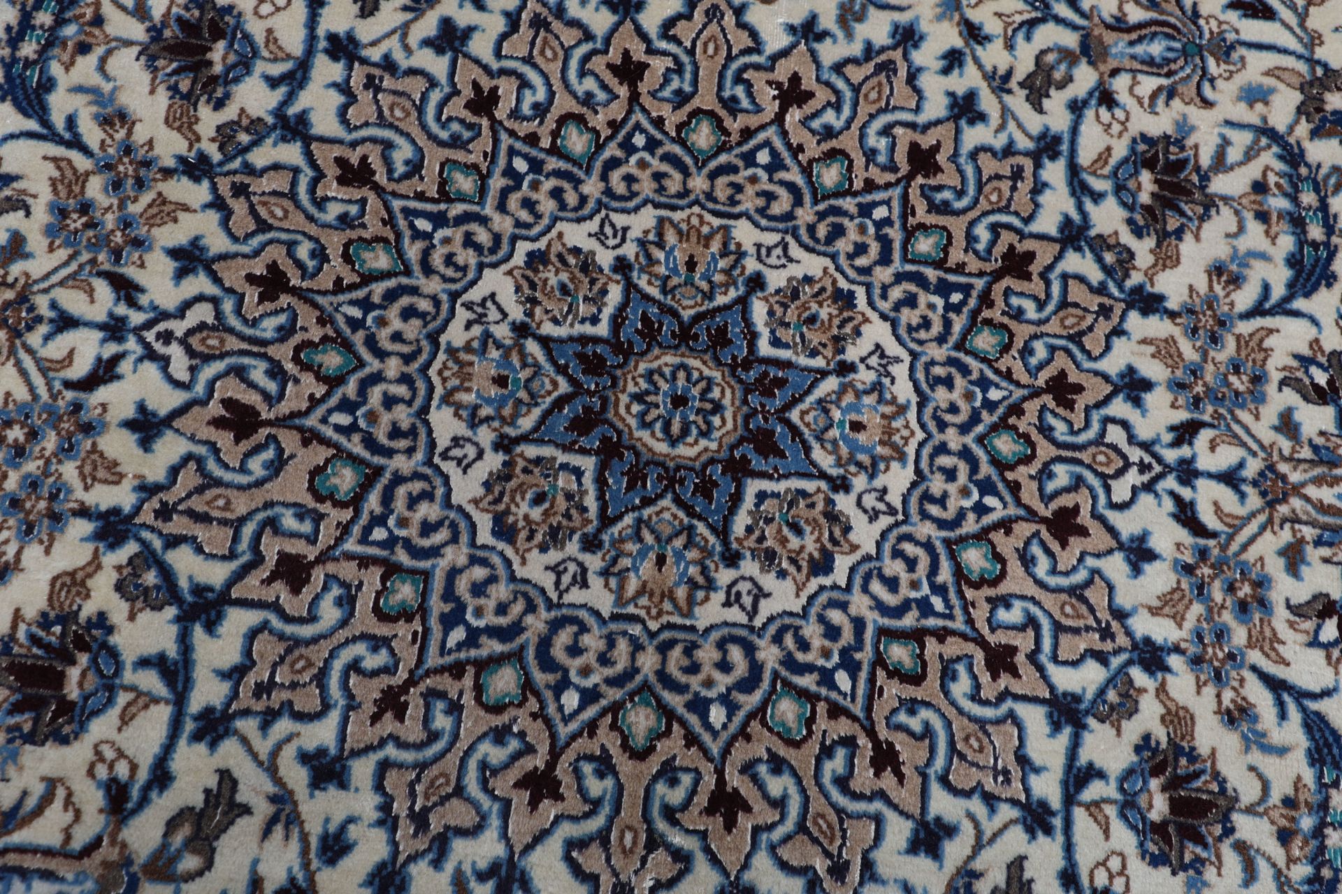 perserteppich-nain-198-x-298-cm-schurwolle-handgeknupft-exklusiv-8 Nain Perserteppich aus Iran, 198 × 298 cm