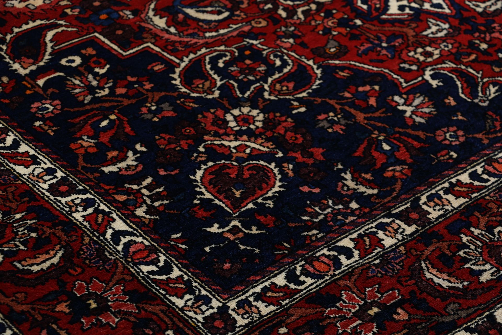Bakhtiari Perserteppich aus Iran, 212 × 318 cm