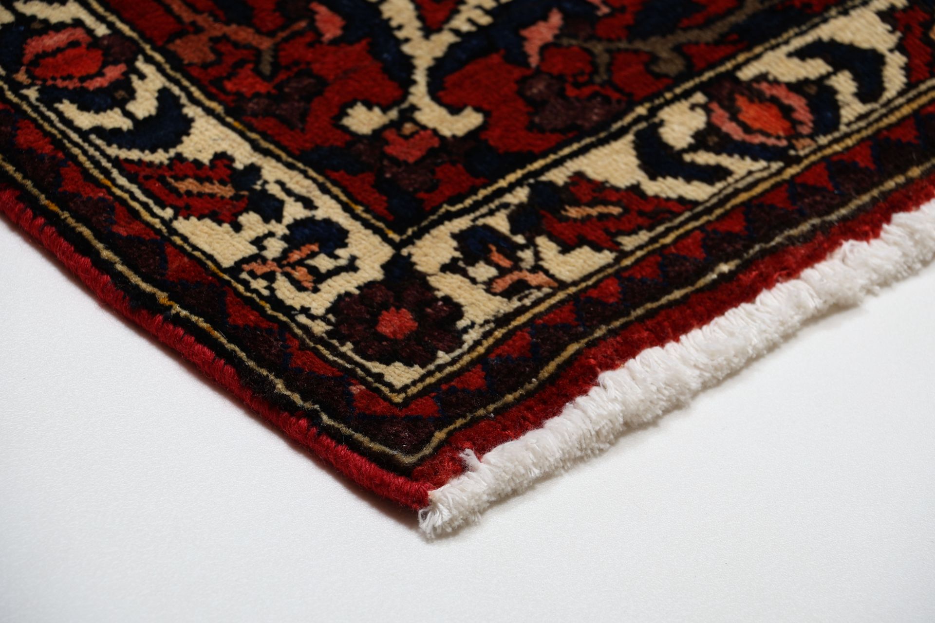 Bakhtiari Perserteppich aus Iran, 212 × 318 cm