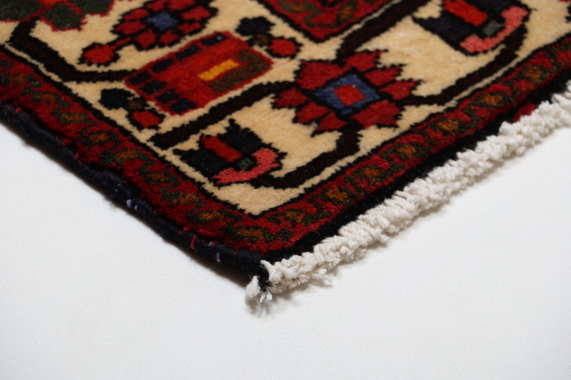 Handgeknüpfter Bakhtiari Perserteppich 208 × 306 cm