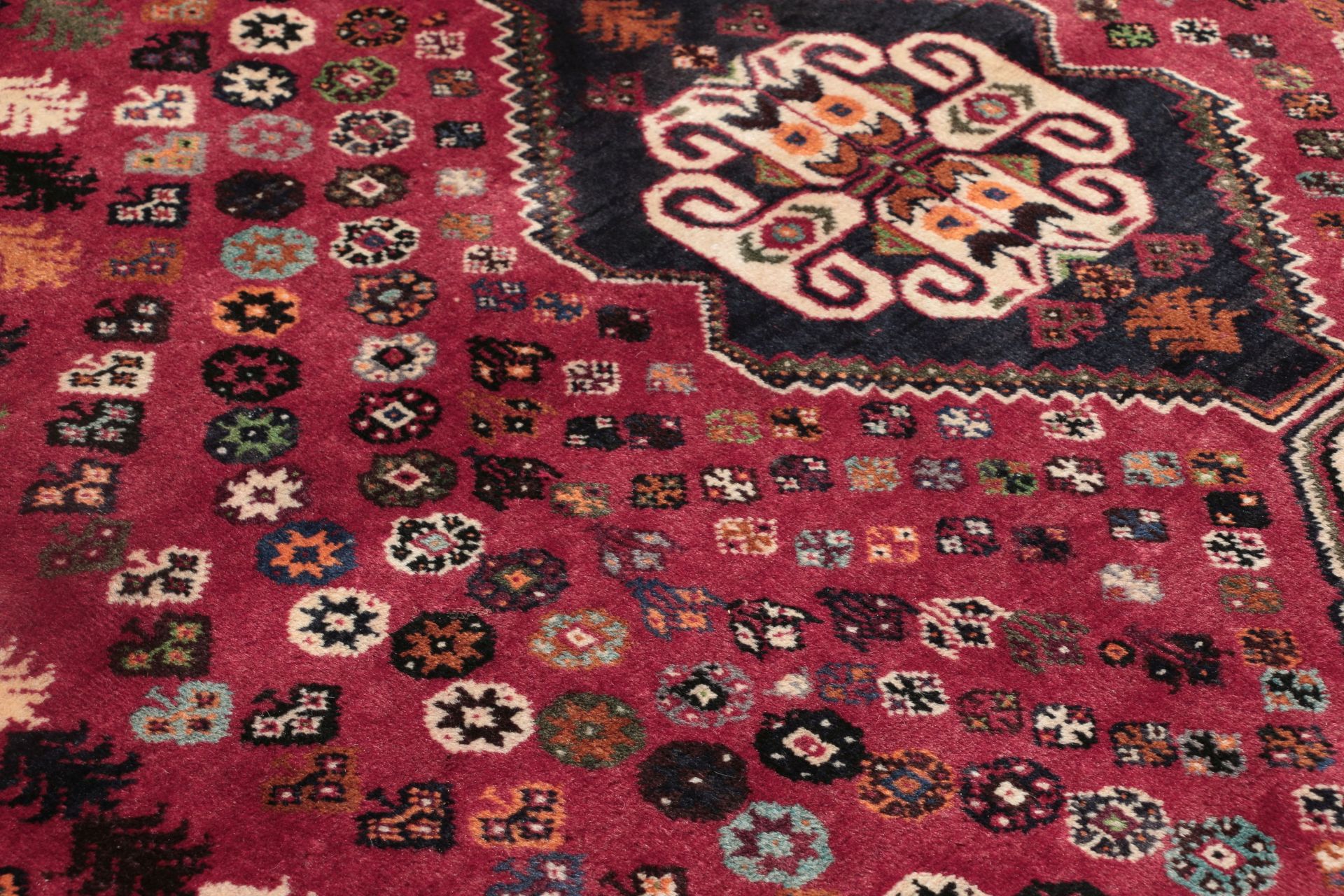 Handgeknüpfter Qashqai Perserteppich 185 × 280 cm