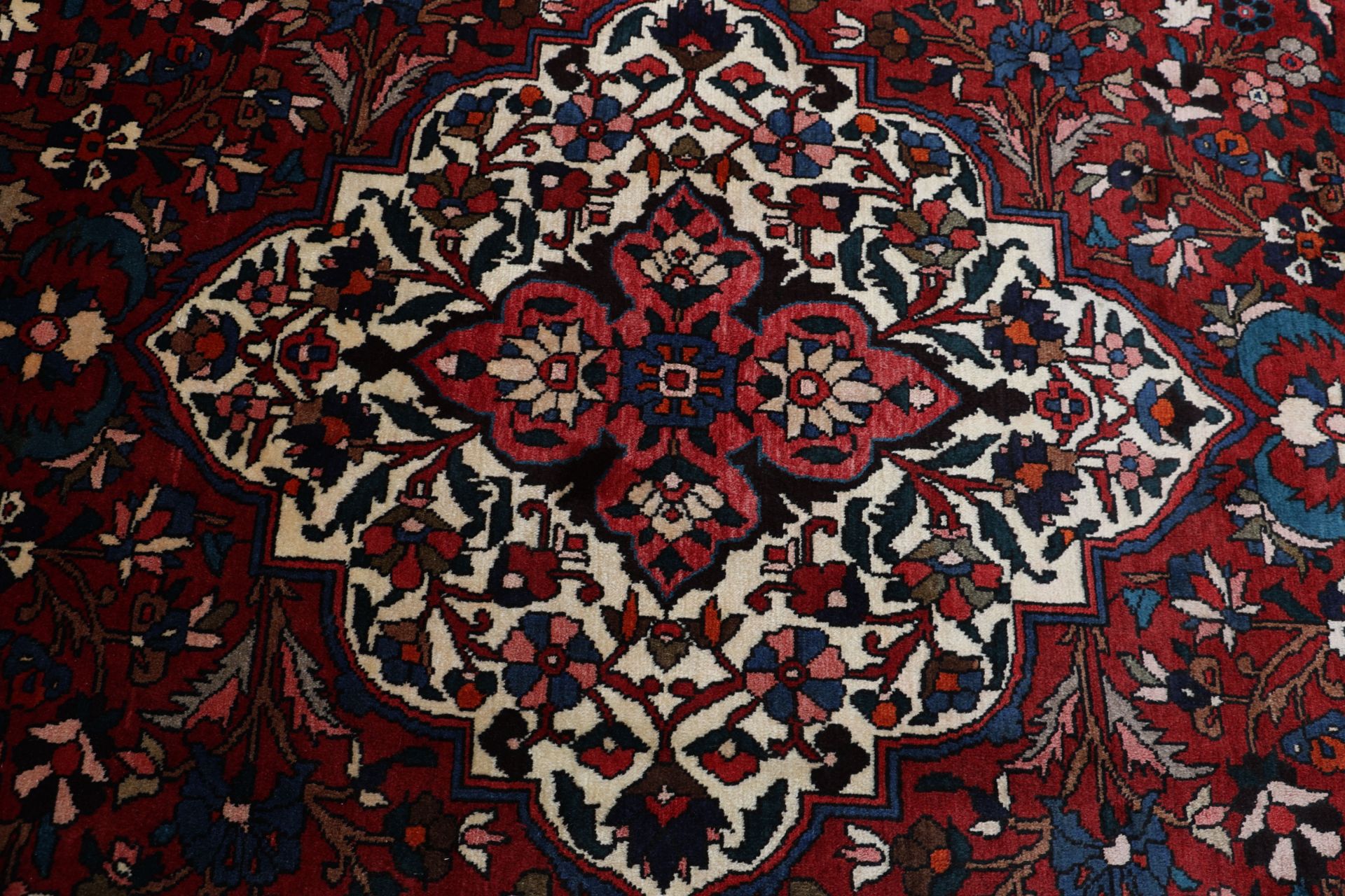 Handgeknüpfter Bakhtiari Perserteppich 210 × 315 cm
