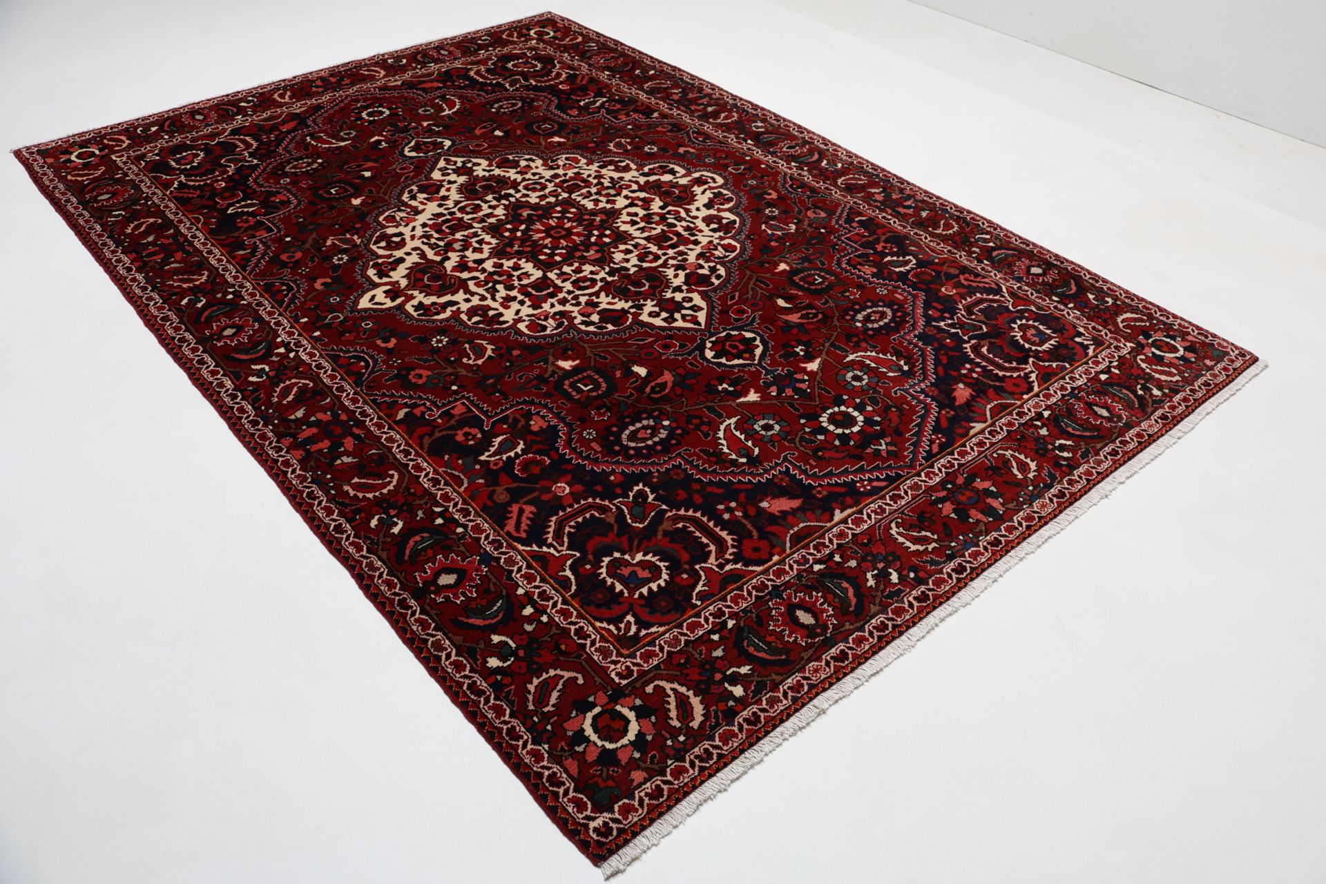 persischer-teppich-bachtiar-212-x-312-cm-schurwolle-handgeknupft-3 Bakhtiari Perserteppich 212 × 312 cm aus Wolle, handgeknüpft