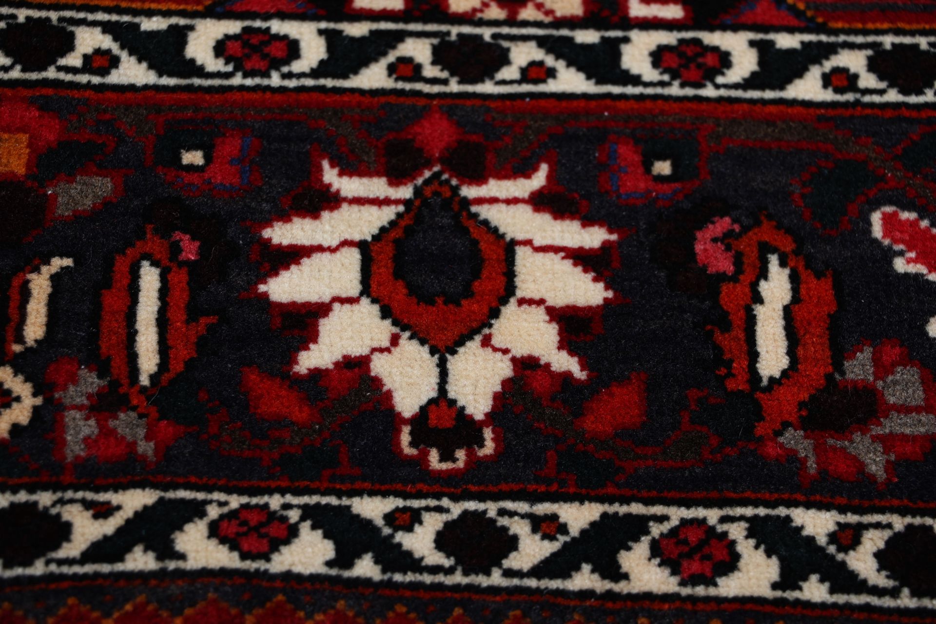 Bakhtiari Perserteppich aus Iran, 205 × 300 cm
