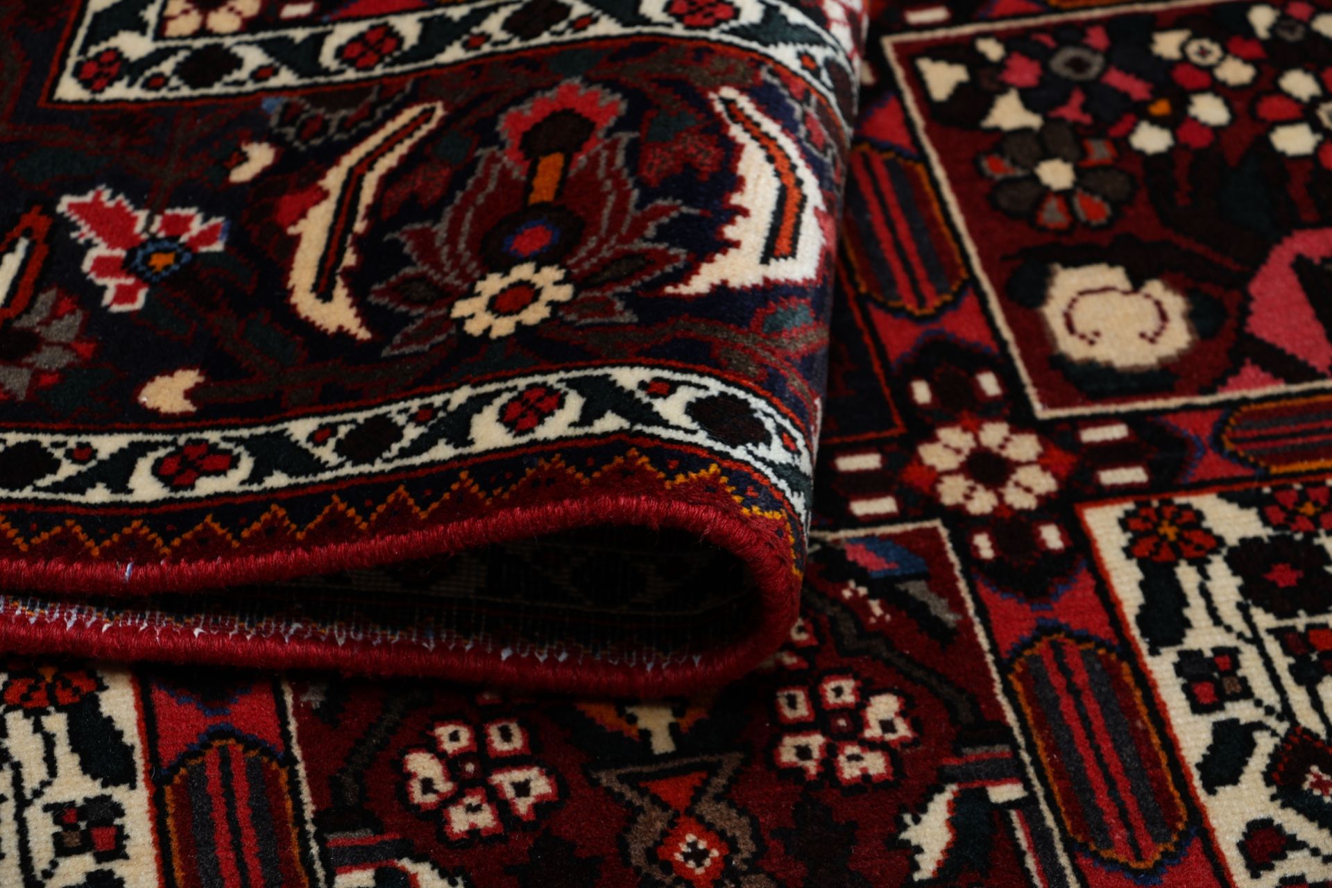 Bakhtiari Perserteppich aus Iran, 205 × 300 cm