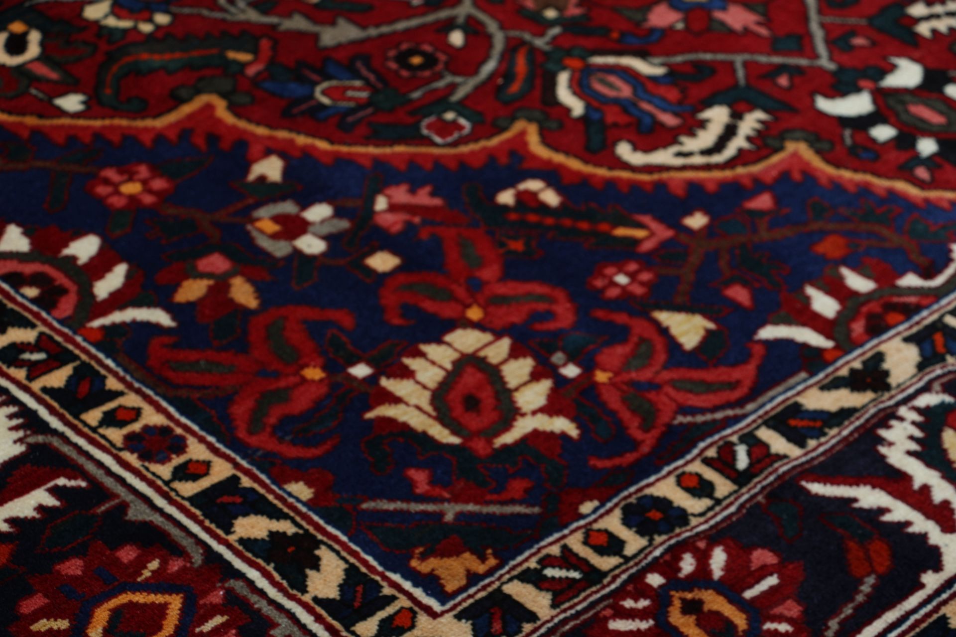 Handgeknüpfter Bakhtiari Perserteppich 210 × 310 cm