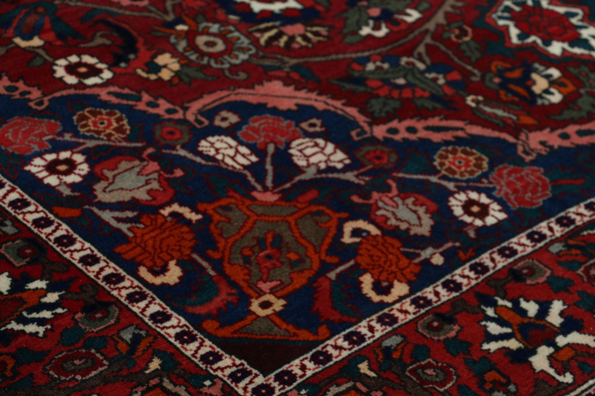 Bakhtiari Perserteppich aus Iran, 200 × 315 cm