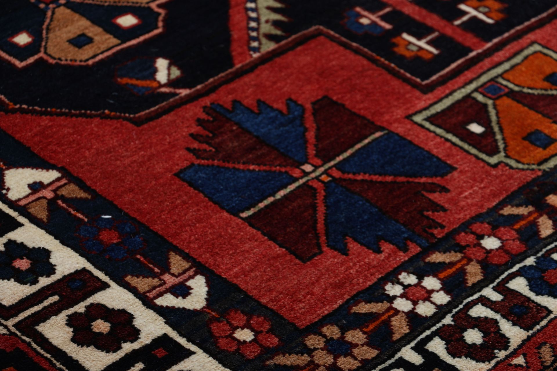 Bakhtiari Perserteppich aus Iran, 210 × 315 cm