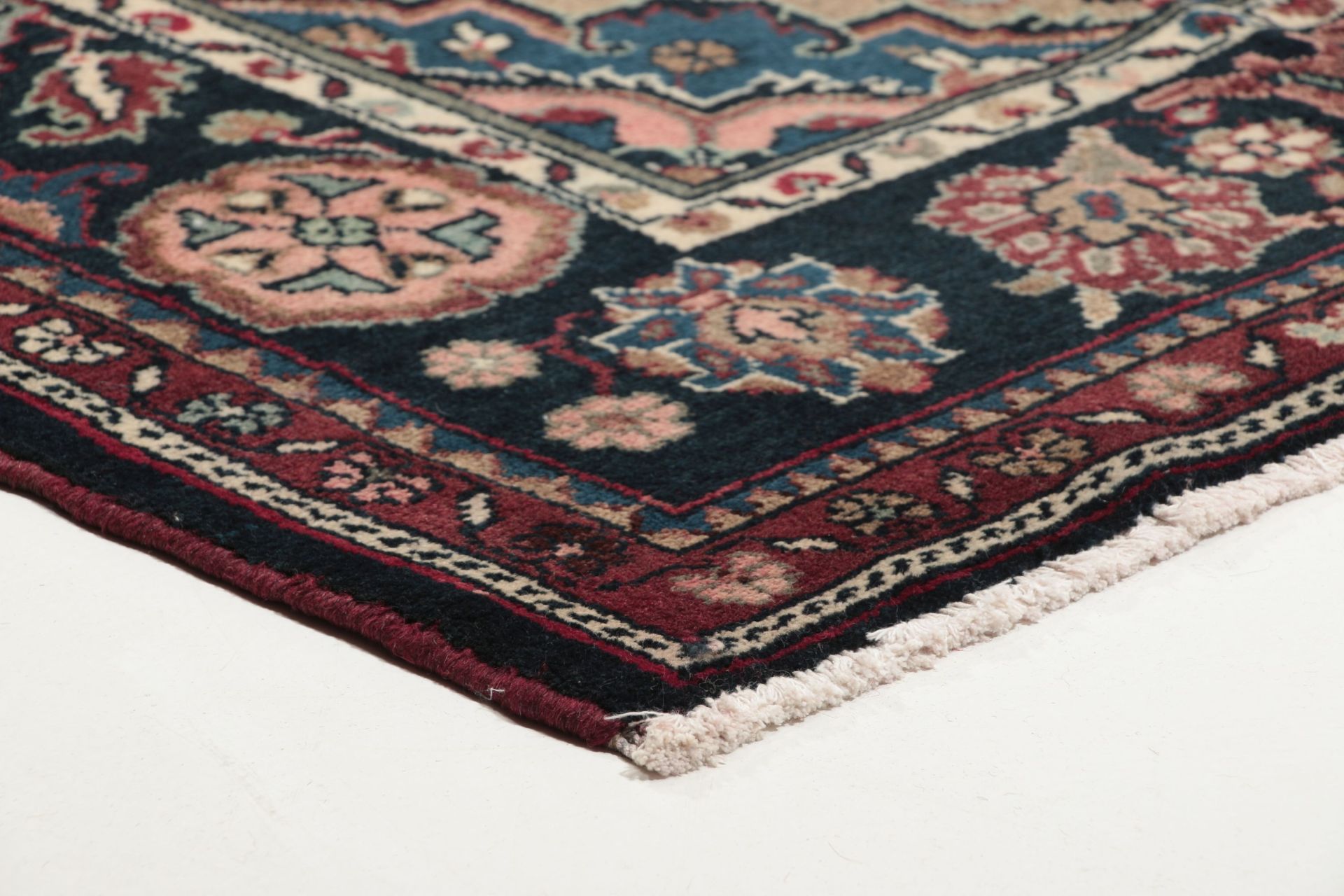 Handgeknüpfter Hamadan Perserteppich 212 × 315 cm