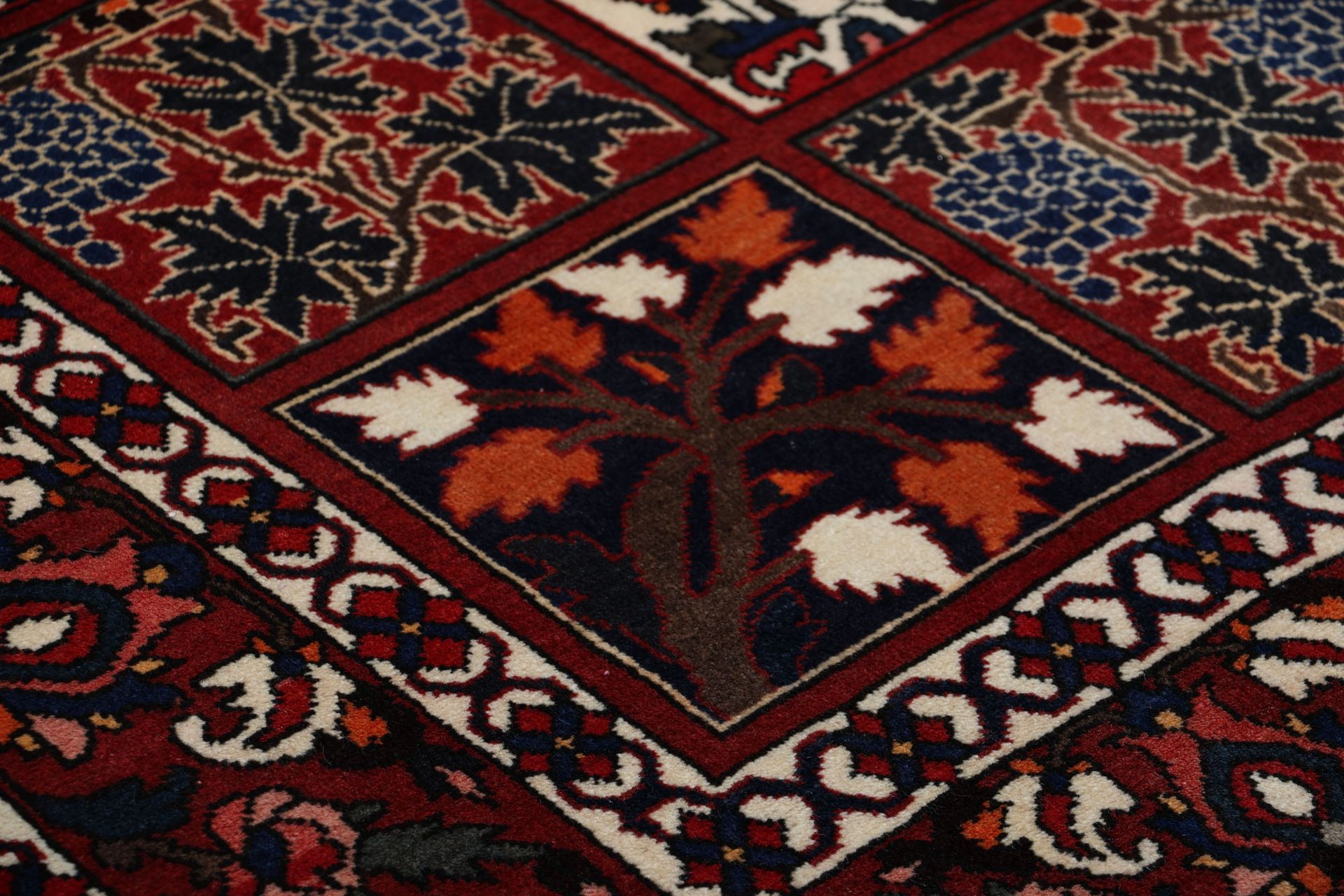 Handgeknüpfter Bakhtiari Perserteppich 200 × 310 cm