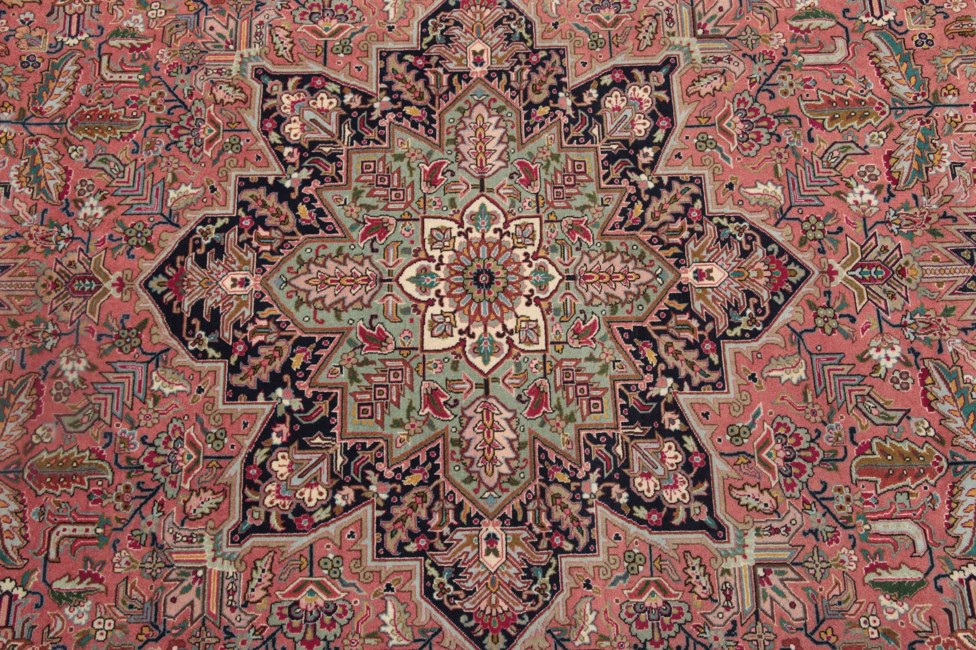 Handgeknüpfter Täbriz Perserteppich 197 × 290 cm