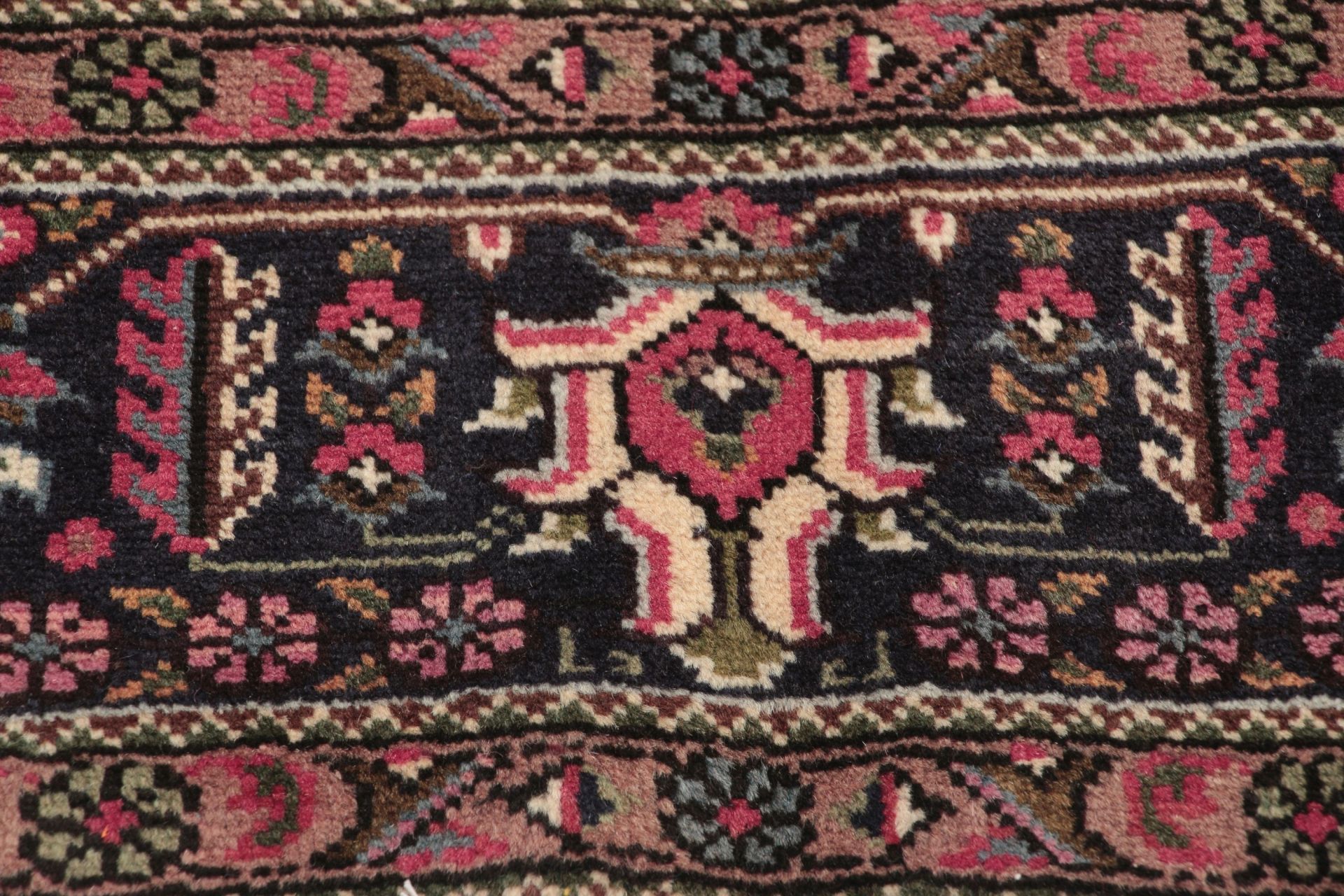 Täbriz Perserteppich aus Iran, 200 × 285 cm