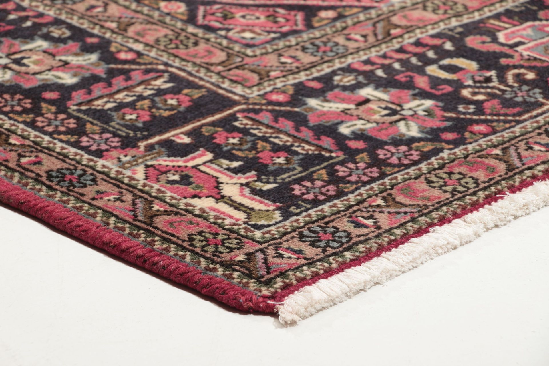 Täbriz Perserteppich aus Iran, 200 × 285 cm