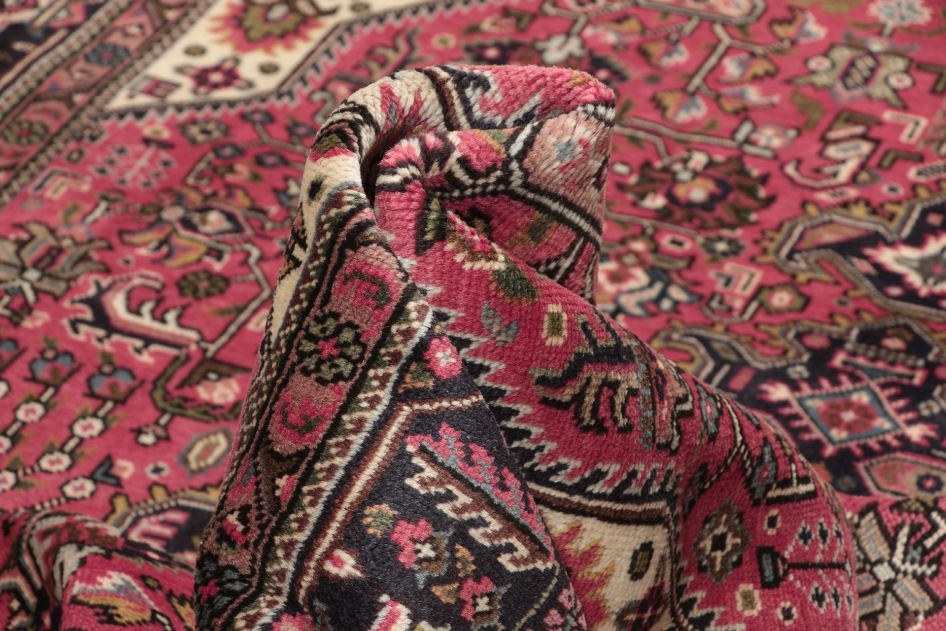 Täbriz Perserteppich aus Iran, 200 × 285 cm