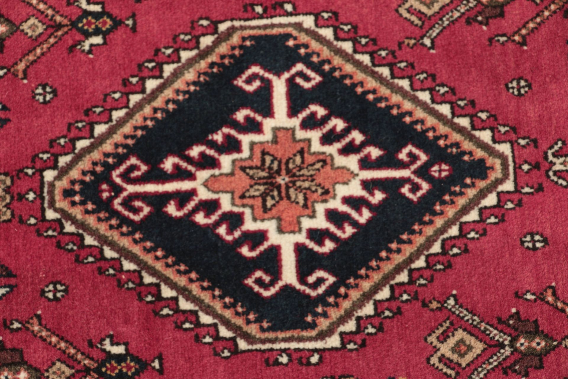 Handgeknüpfter Perserteppich 207 × 300 cm
