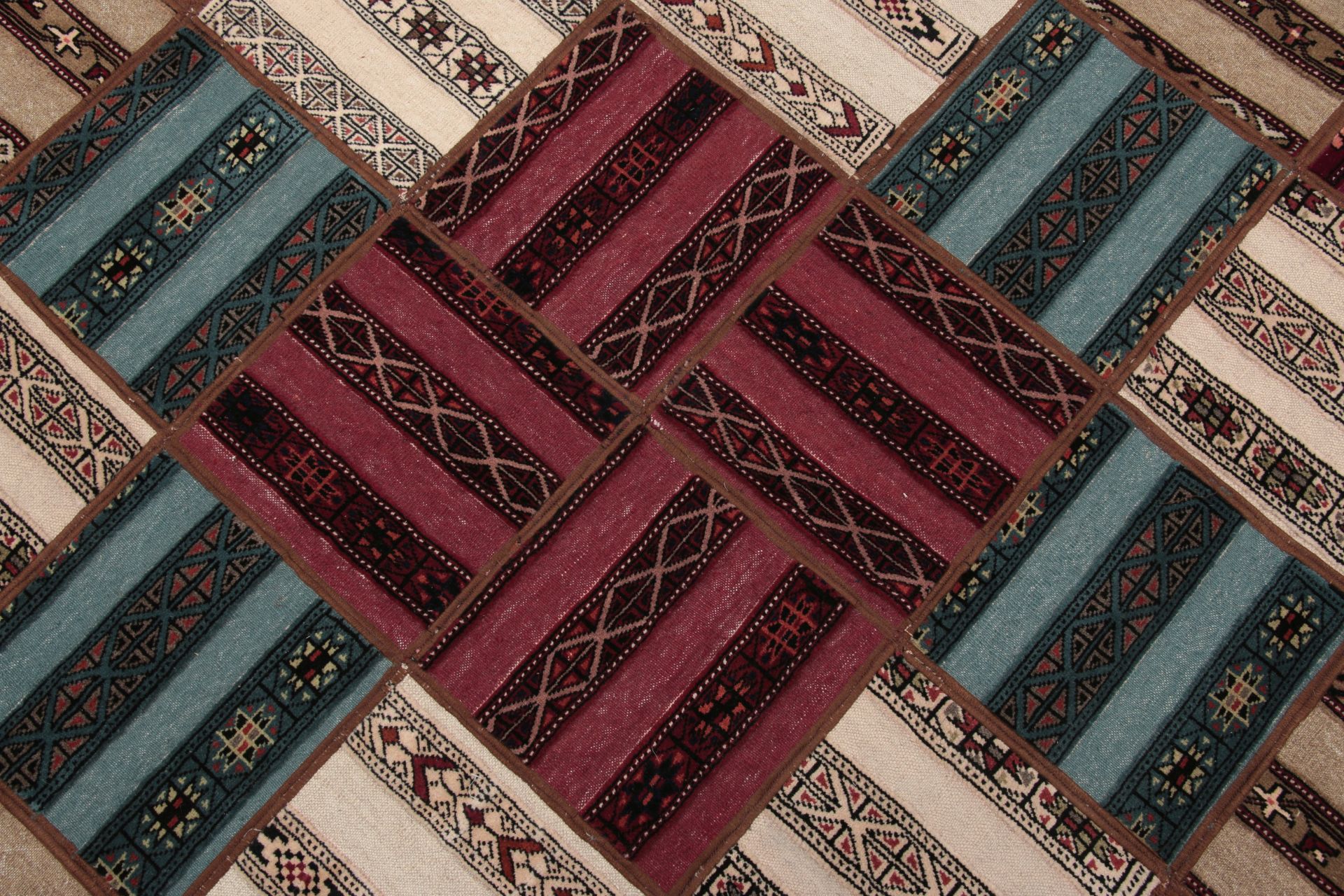 Perserteppich aus Iran, 207 × 293 cm