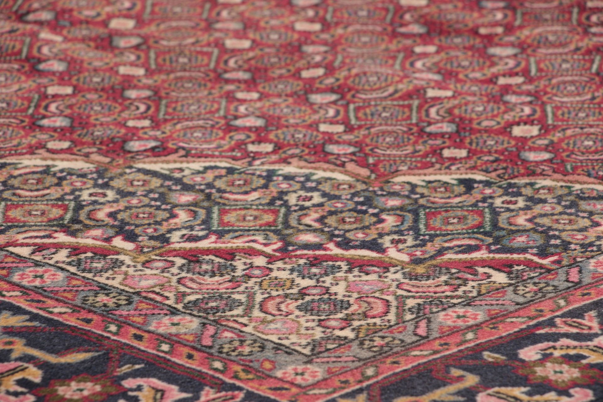 perserteppich-ardebil-196-x-325-cm-wolle-seide-handgeknupft-4 Ardebil Perserteppich aus Iran, 196 × 325 cm