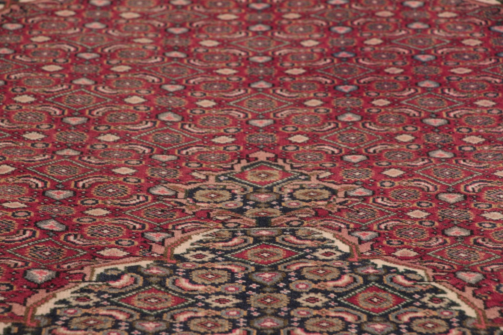 perserteppich-ardebil-196-x-325-cm-wolle-seide-handgeknupft-5 Ardebil Perserteppich aus Iran, 196 × 325 cm