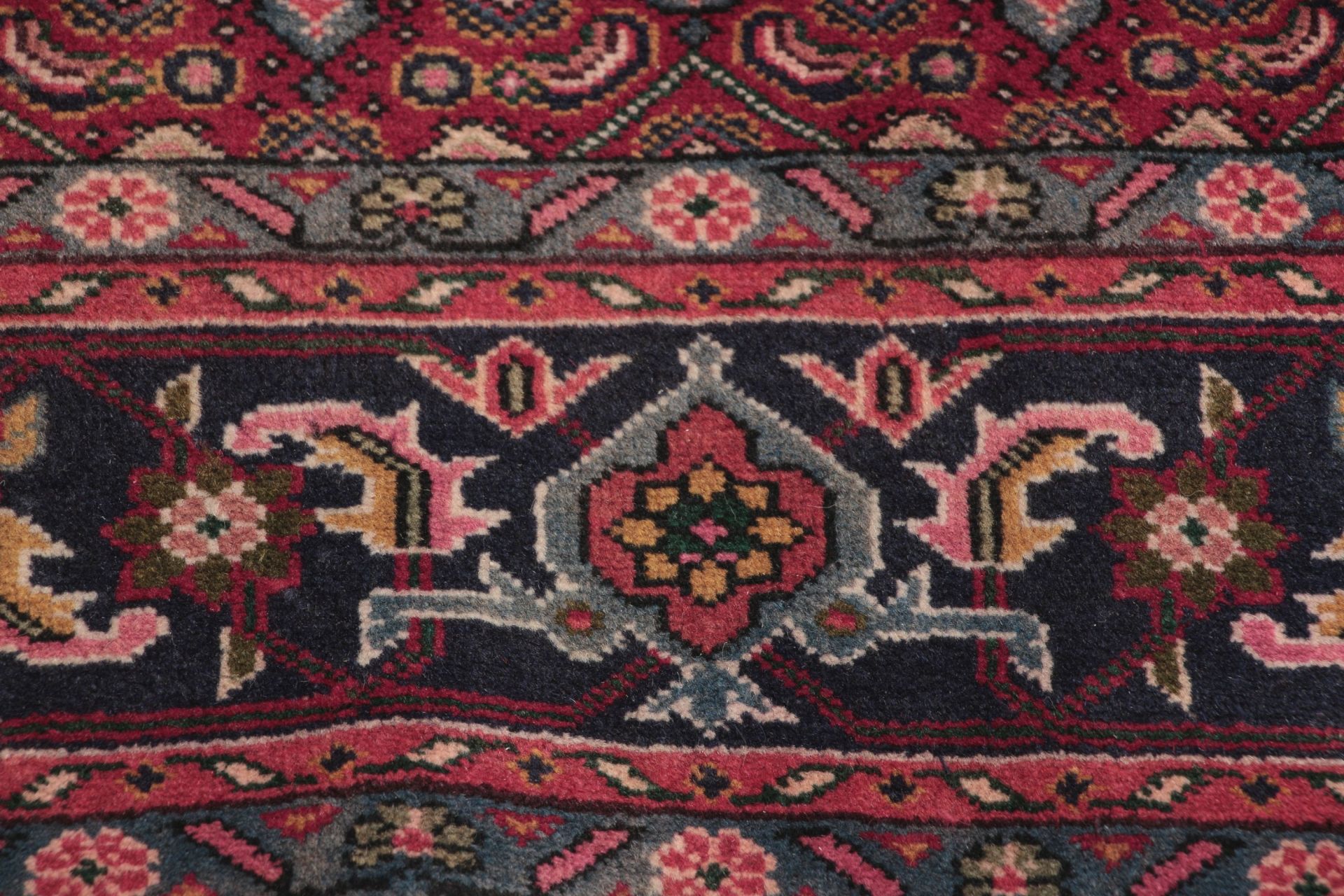 perserteppich-ardebil-196-x-325-cm-wolle-seide-handgeknupft-6 Ardebil Perserteppich aus Iran, 196 × 325 cm