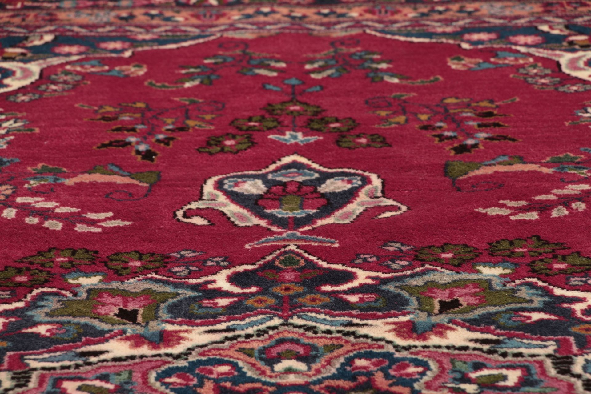 Mashhad Perserteppich aus Iran, 192 × 287 cm