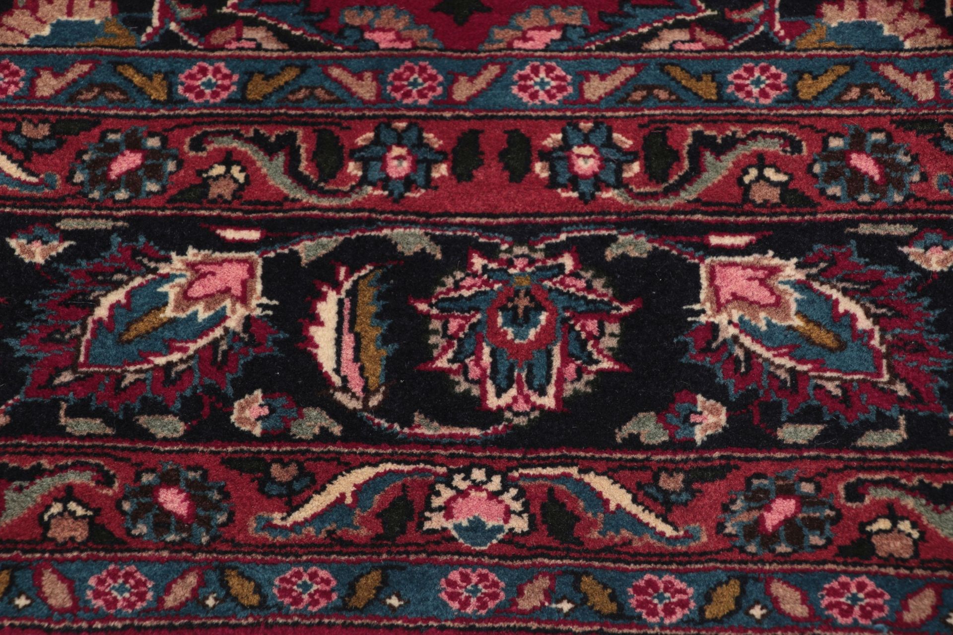 Mashhad Perserteppich 196 × 286 cm aus Wolle, handgeknüpft