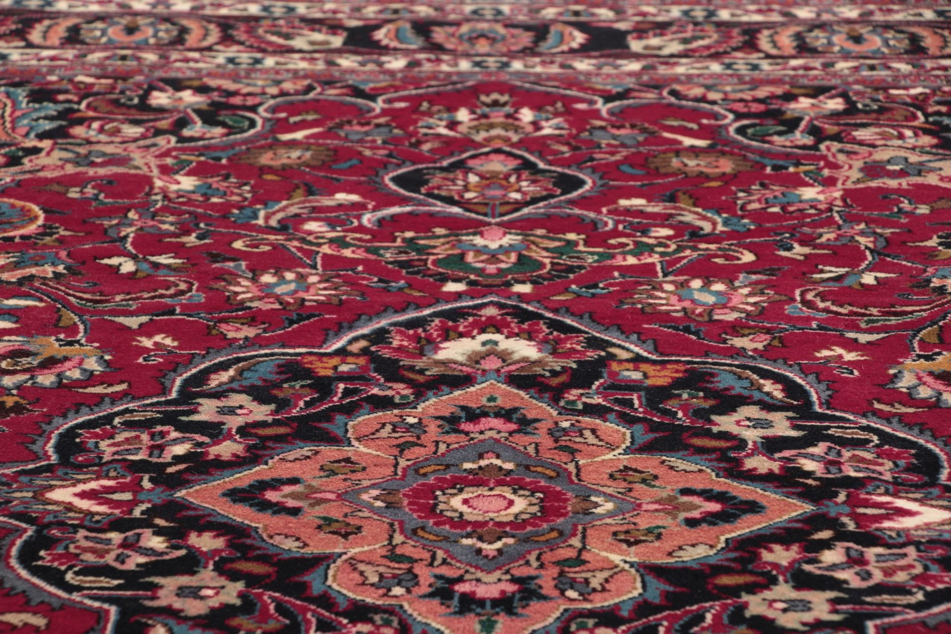 Mashhad Perserteppich 195 × 300 cm aus Wolle, handgeknüpft