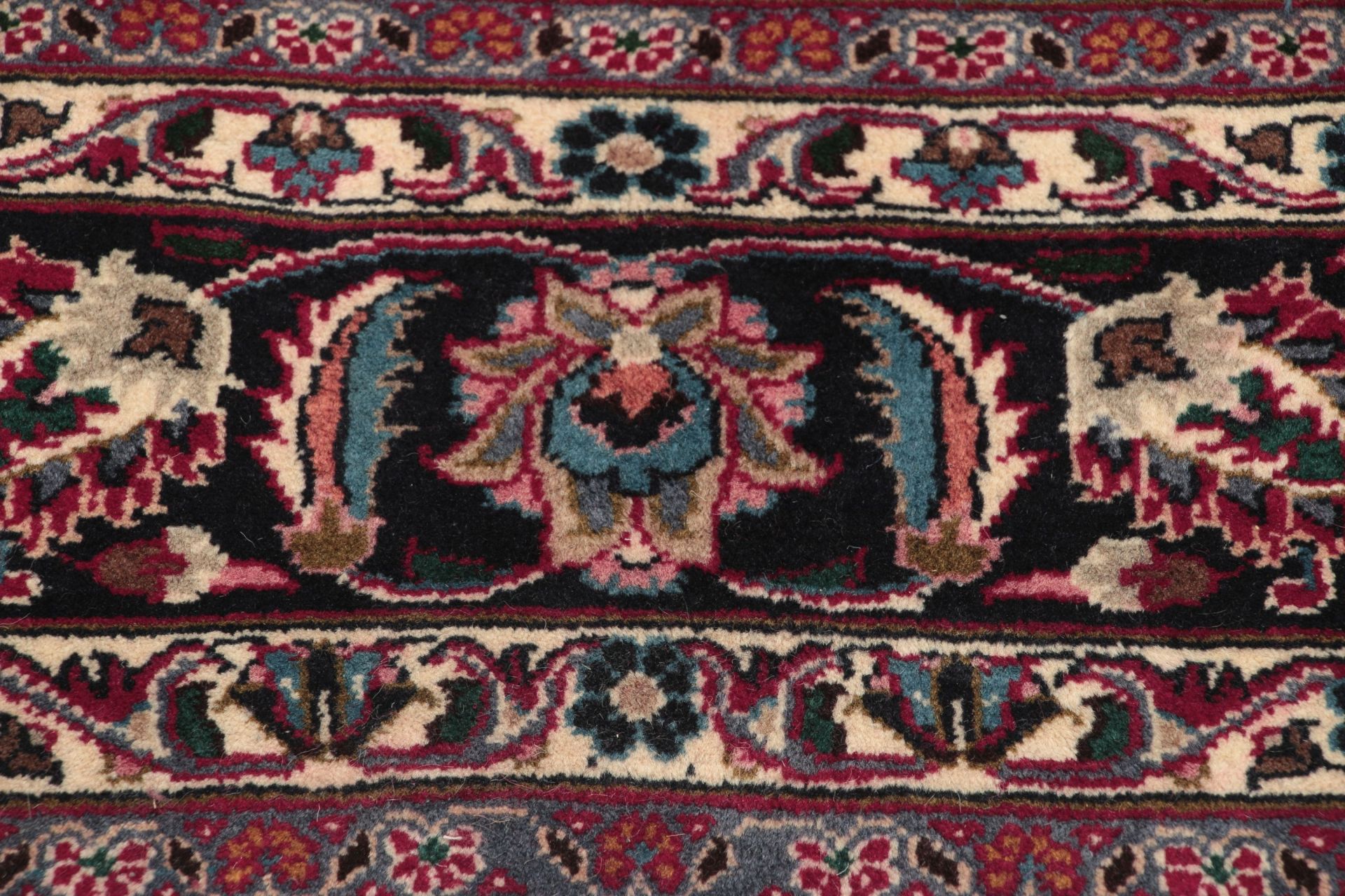 Mashhad Perserteppich 195 × 300 cm aus Wolle, handgeknüpft
