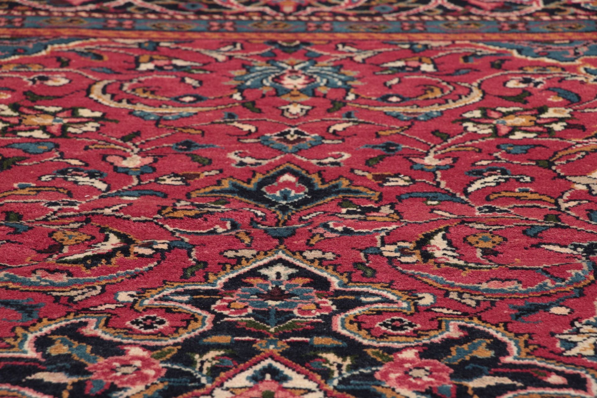 Handgeknüpfter Perserteppich 220 × 310 cm