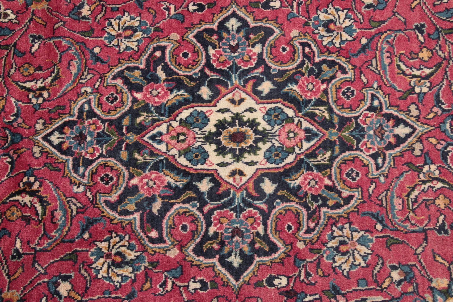 Handgeknüpfter Perserteppich 220 × 310 cm