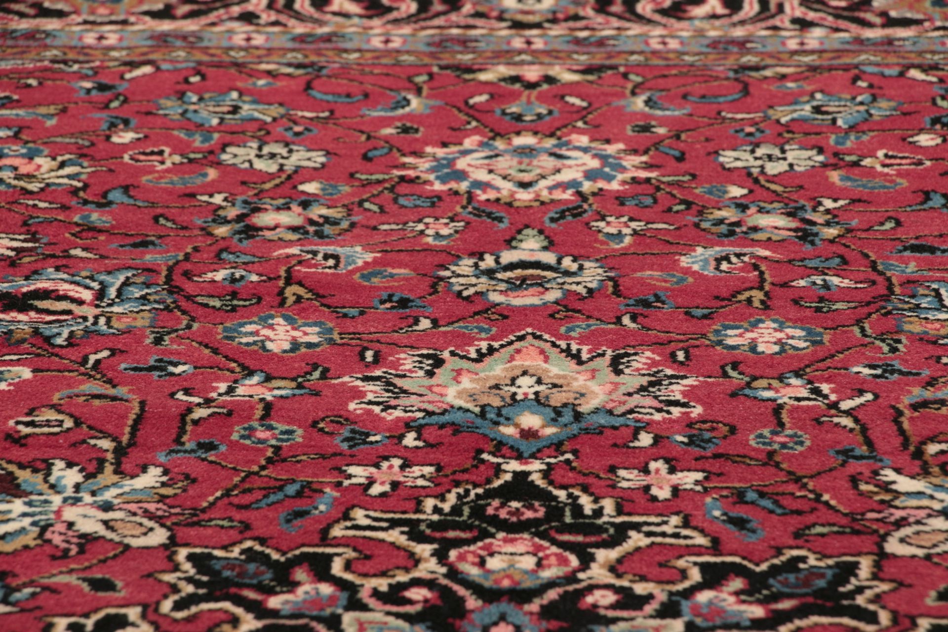 Perserteppich aus Iran, 215 × 320 cm