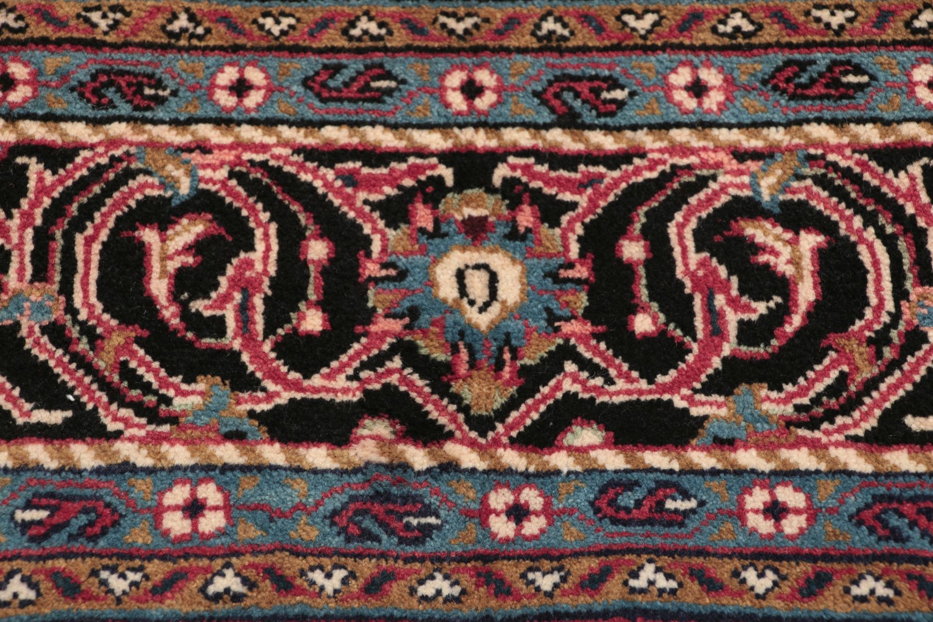 Perserteppich aus Iran, 215 × 320 cm