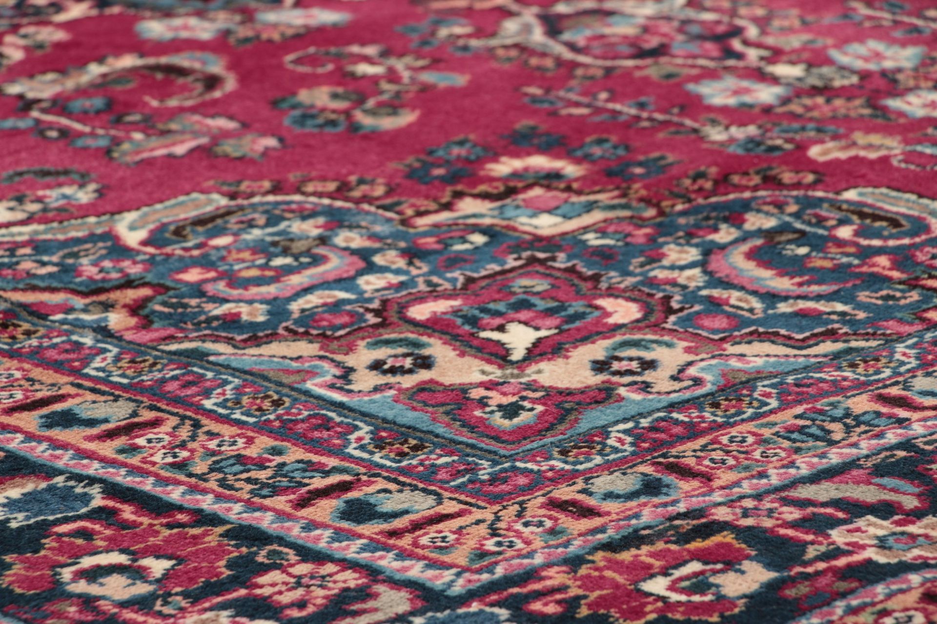 Mashhad Perserteppich aus Iran, 198 × 284 cm