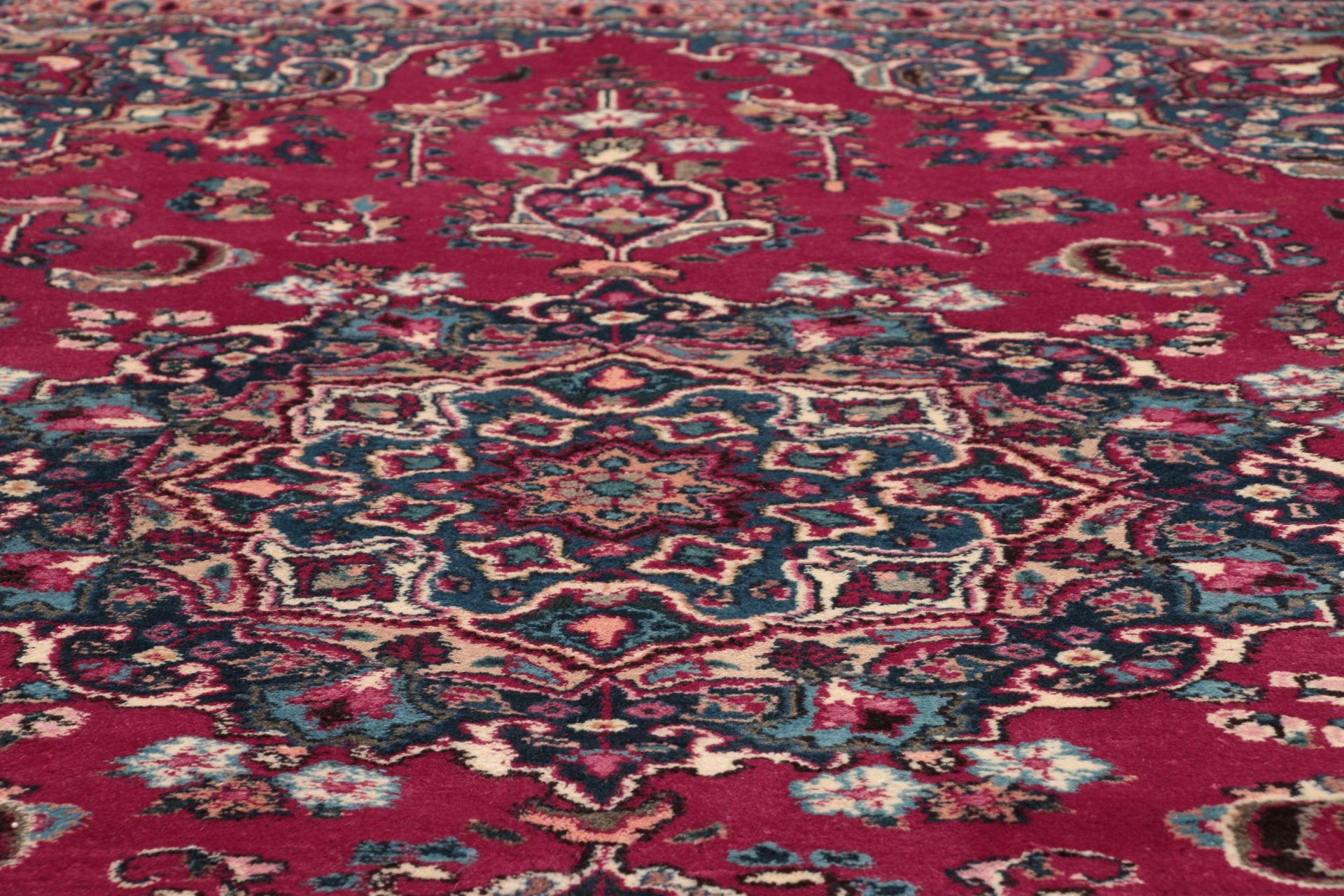 Mashhad Perserteppich aus Iran, 198 × 284 cm