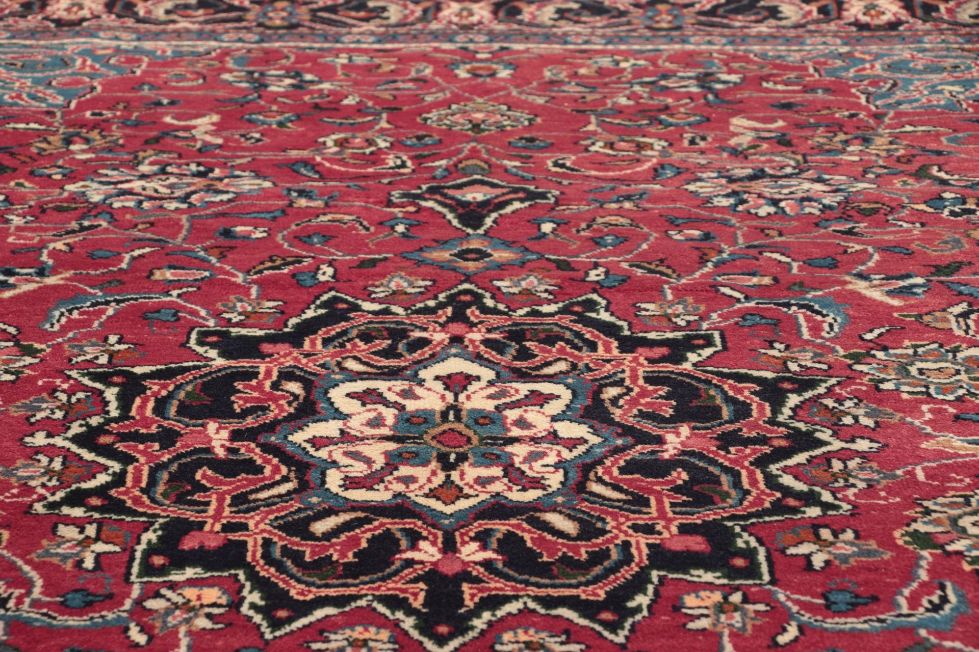 Handgeknüpfter Perserteppich 208 × 307 cm