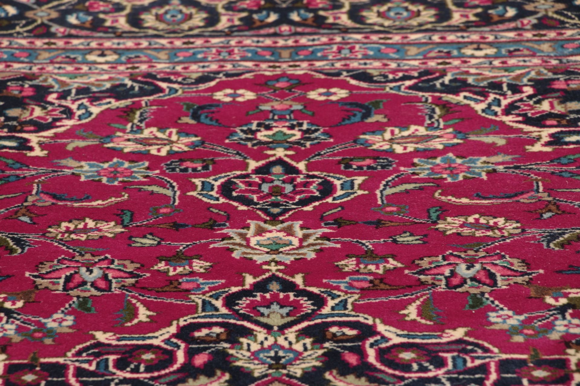 Kashmar Perserteppich 195 × 285 cm aus Wolle, handgeknüpft