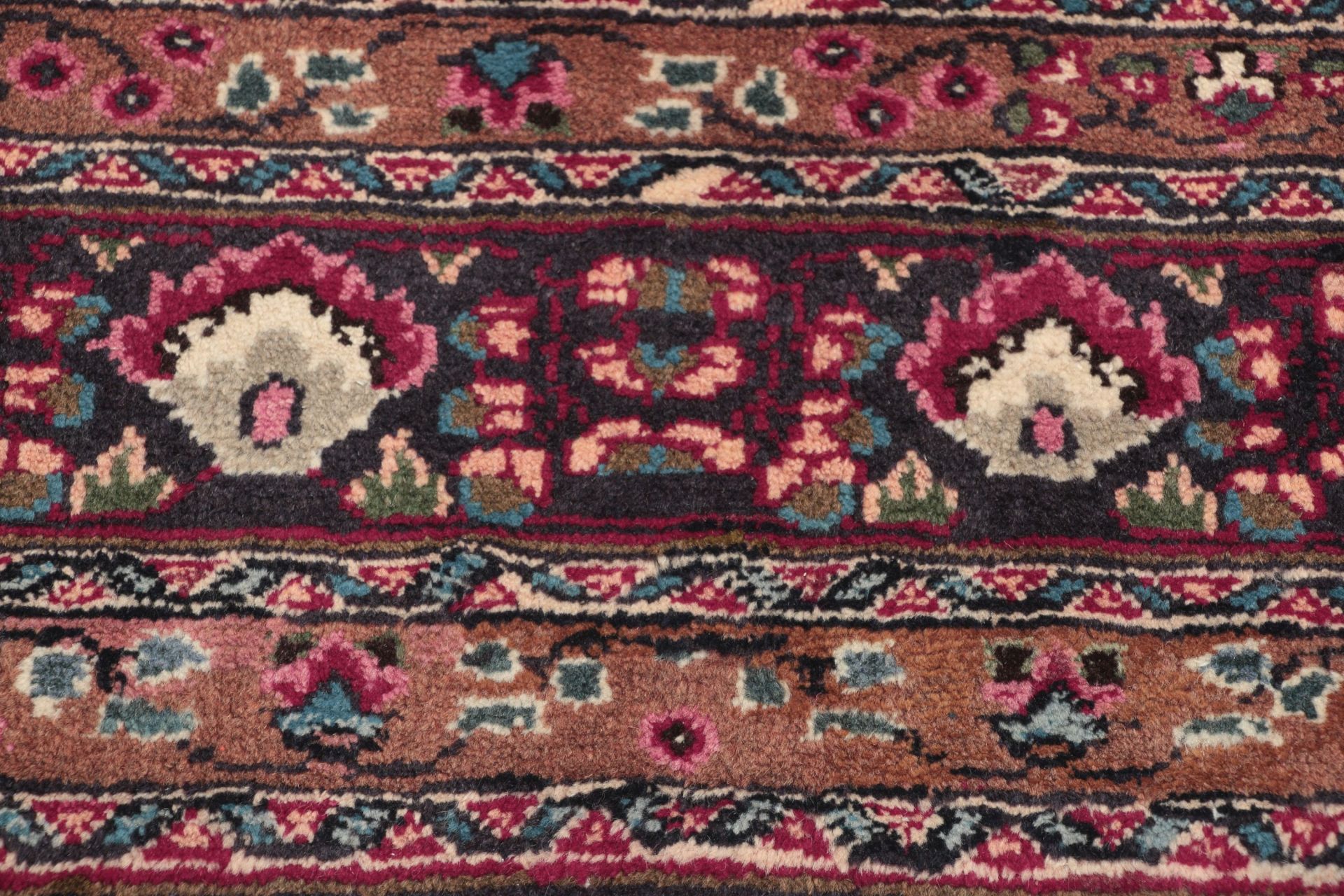 Handgeknüpfter Mashhad Perserteppich 205 × 290 cm