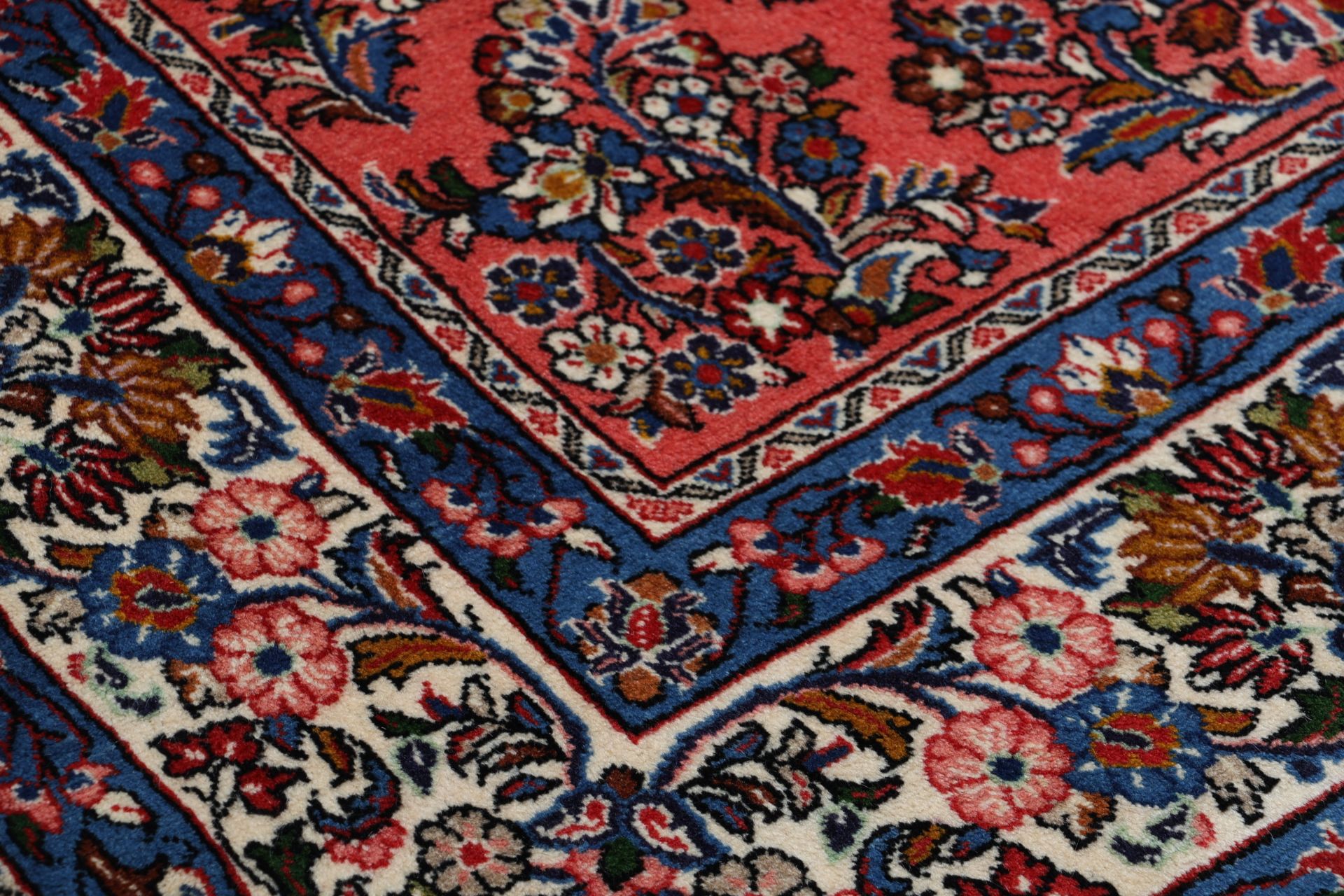 Handgeknüpfter Sarough Perserteppich 212 × 275 cm