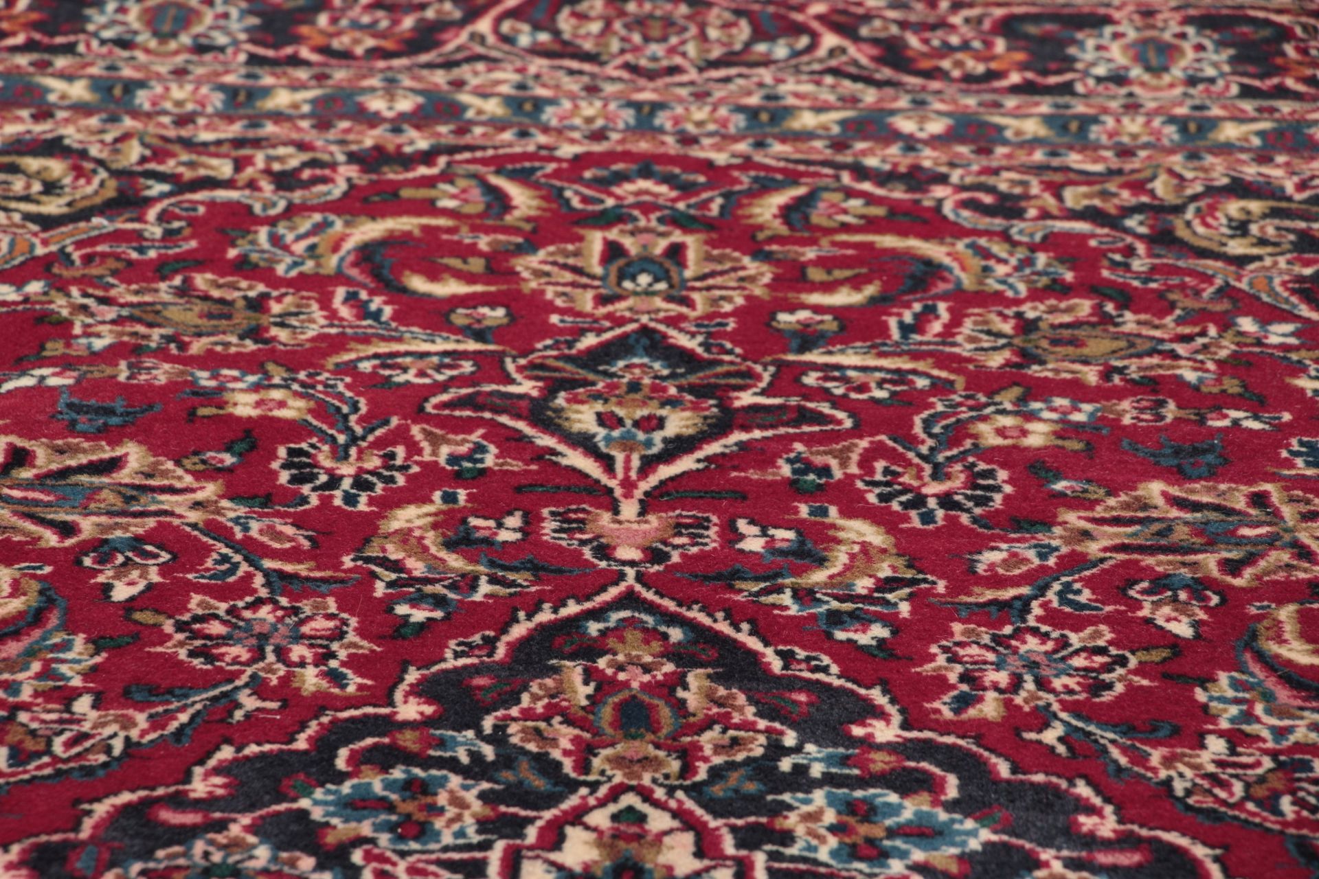 Mashhad Perserteppich aus Iran, 198 × 290 cm