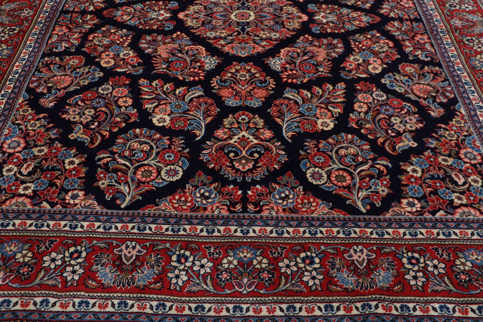 Sarough Perserteppich 211 × 276 cm aus Wolle, handgeknüpft