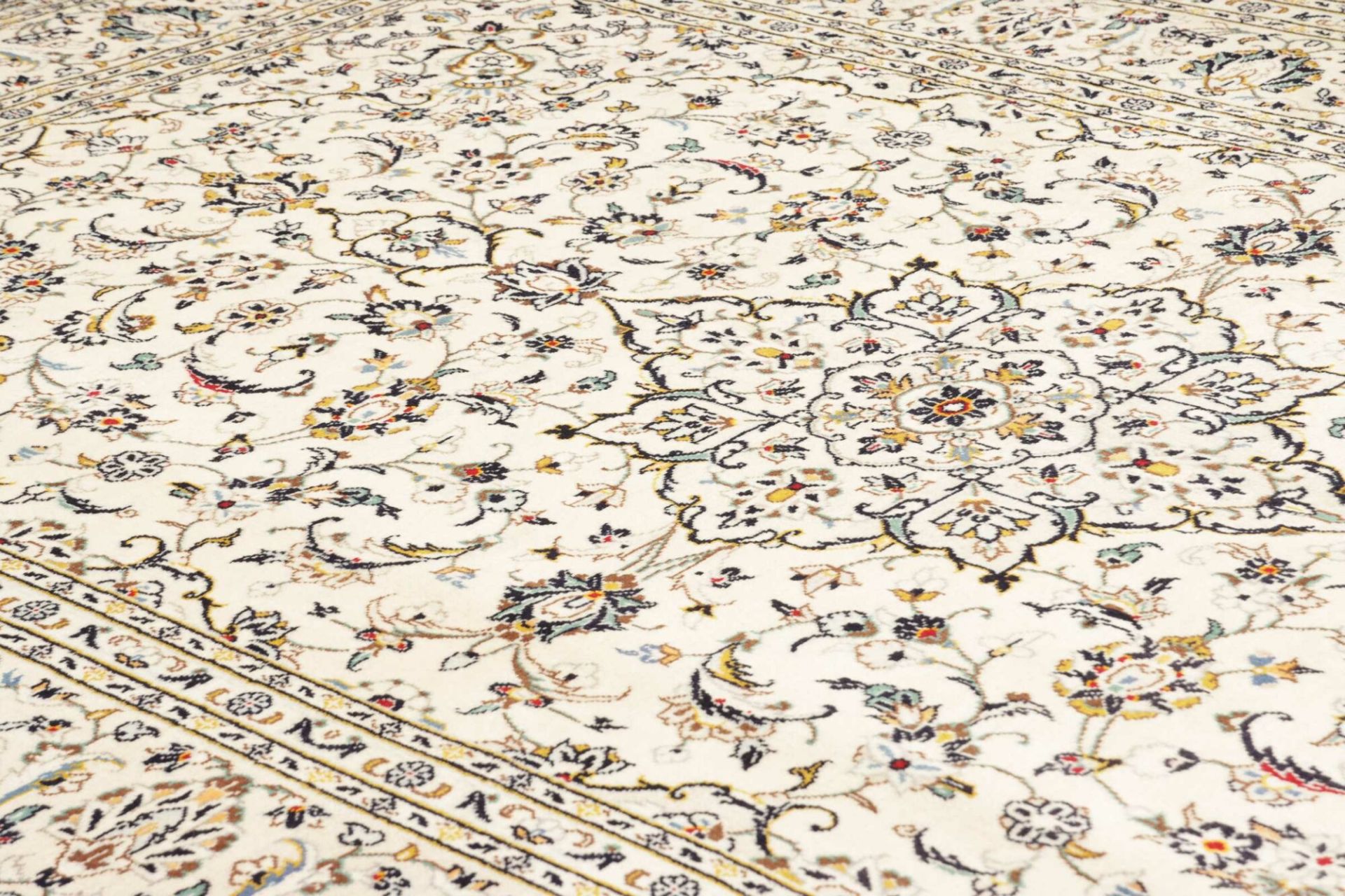 Kashan Perserteppich aus Iran, 194 × 299 cm