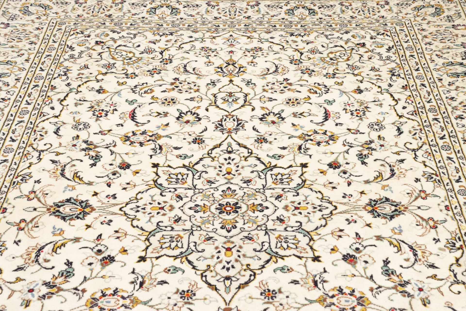 Kashan Perserteppich aus Iran, 194 × 299 cm