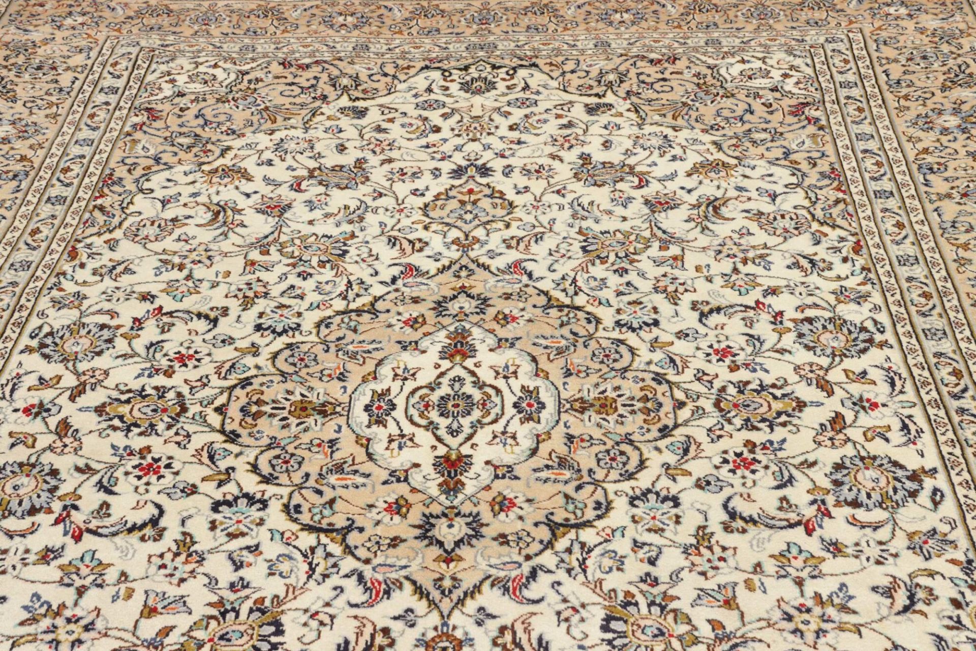 Kashan Perserteppich aus Iran, 205 × 319 cm