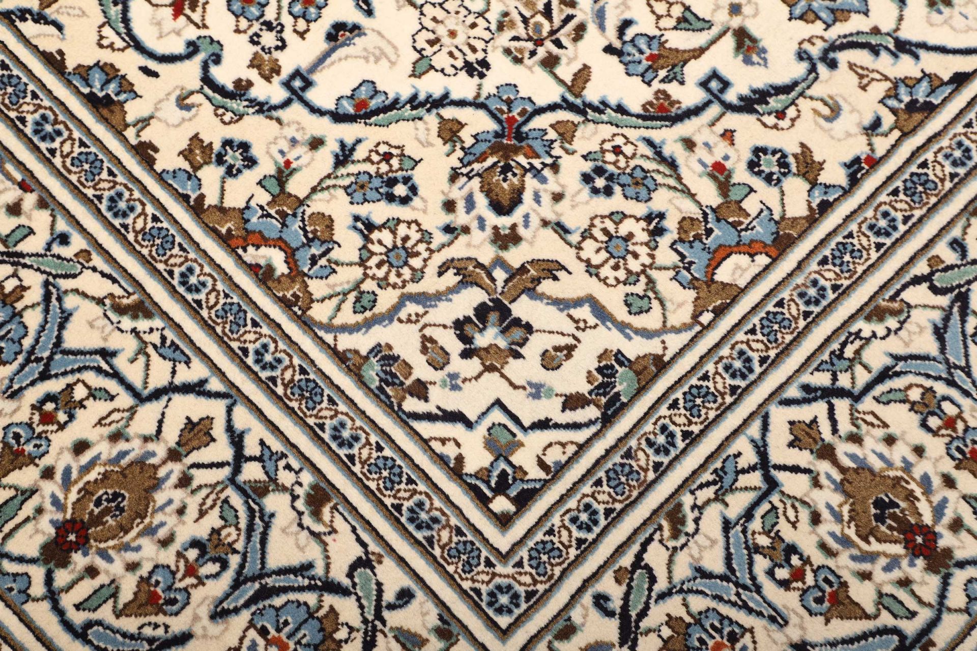 Kashan Perserteppich aus Iran, 197 × 309 cm