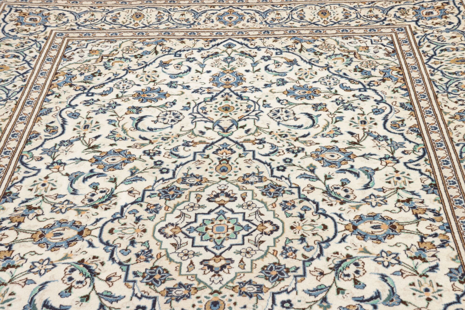 Kashan Perserteppich aus Iran, 197 × 299 cm