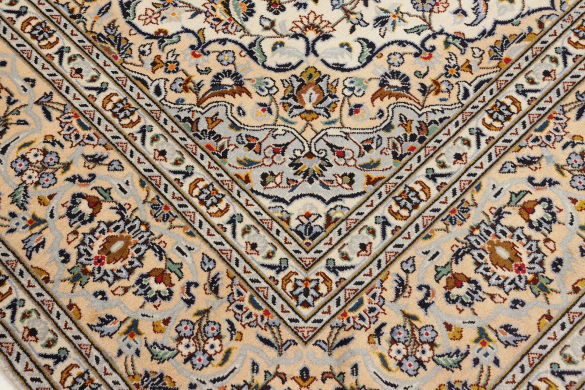 Kashan Perserteppich aus Iran, 211 × 312 cm