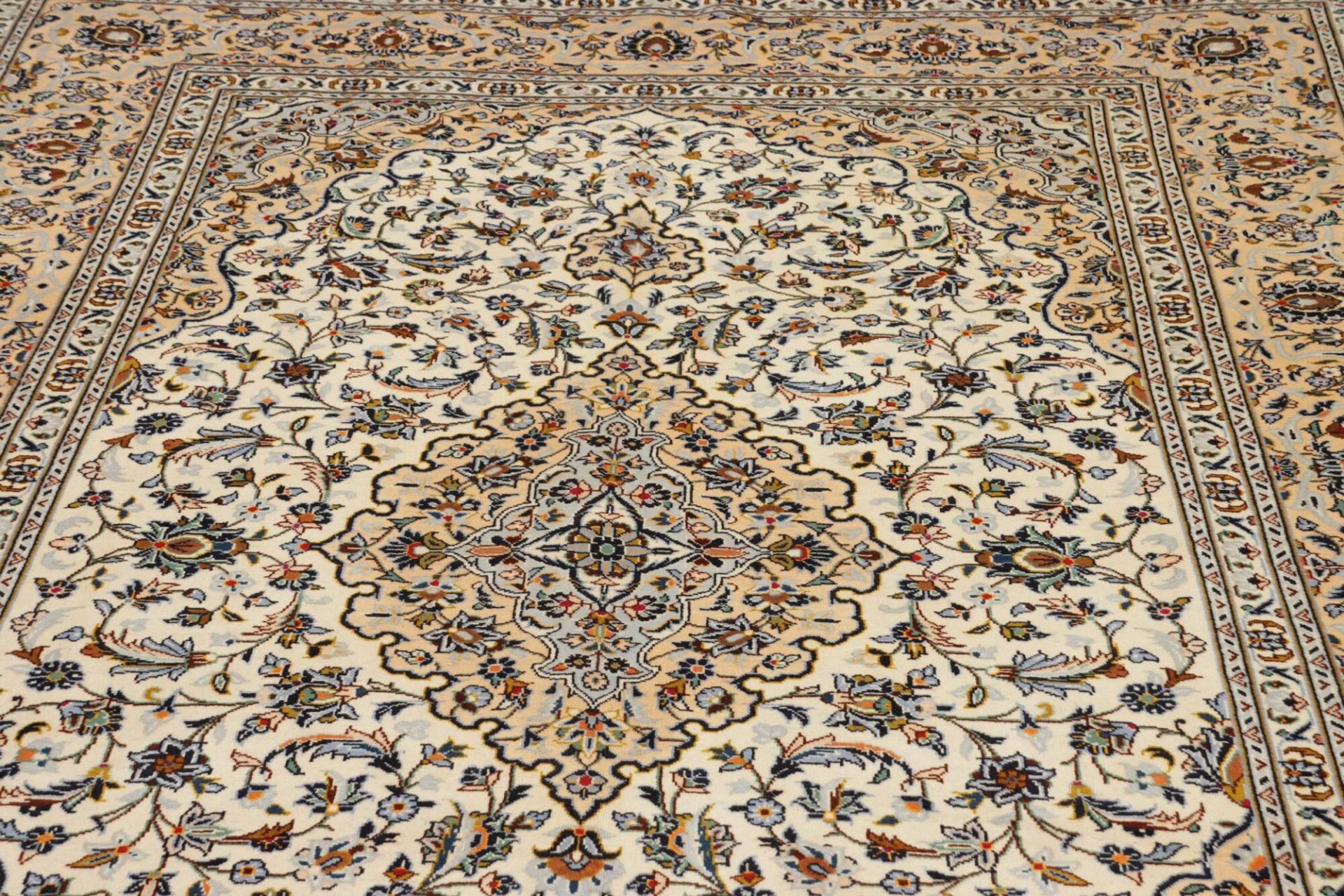 Kashan Perserteppich aus Iran, 211 × 312 cm