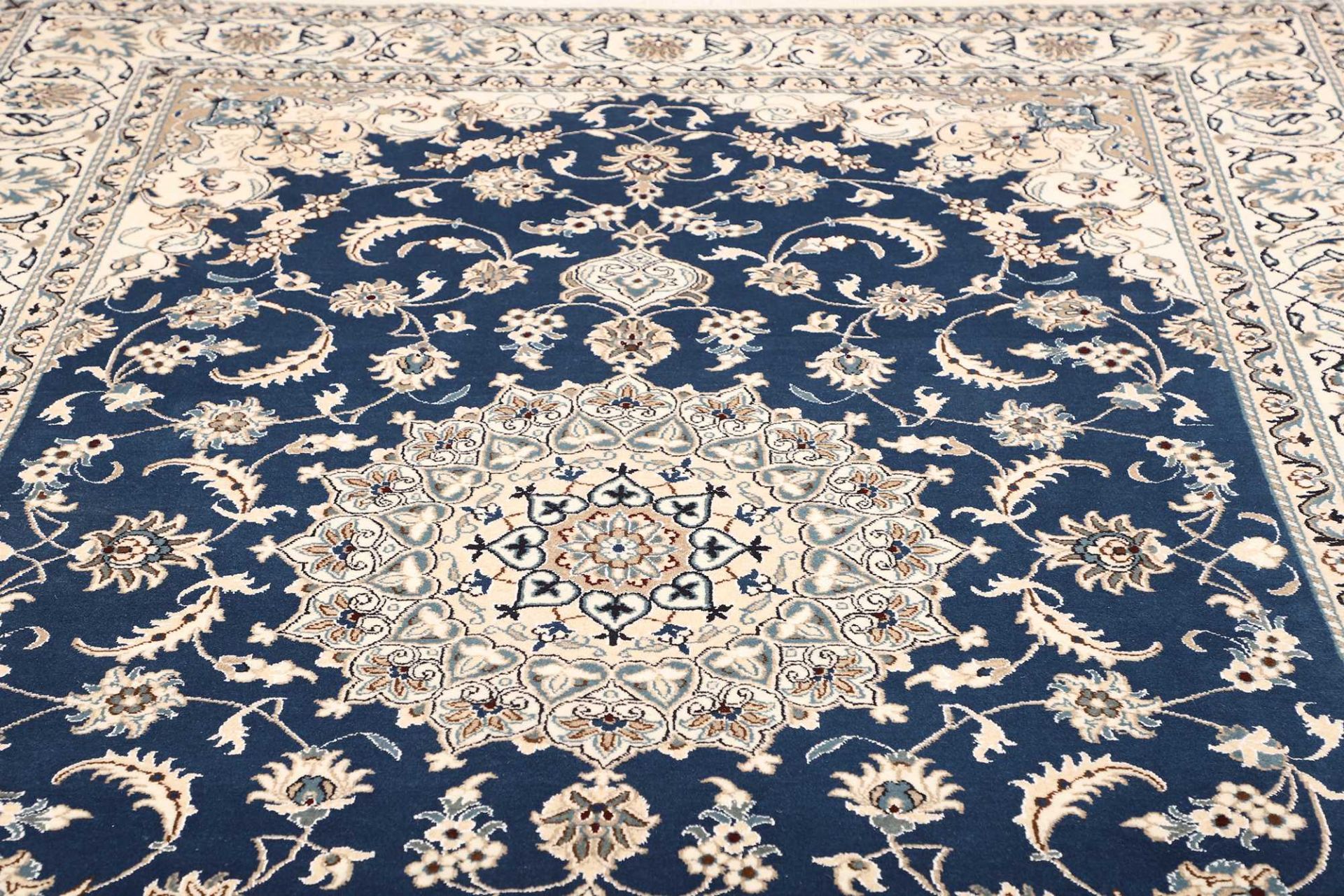 Nain Perserteppich 204 × 293 cm aus Wolle, handgeknüpft