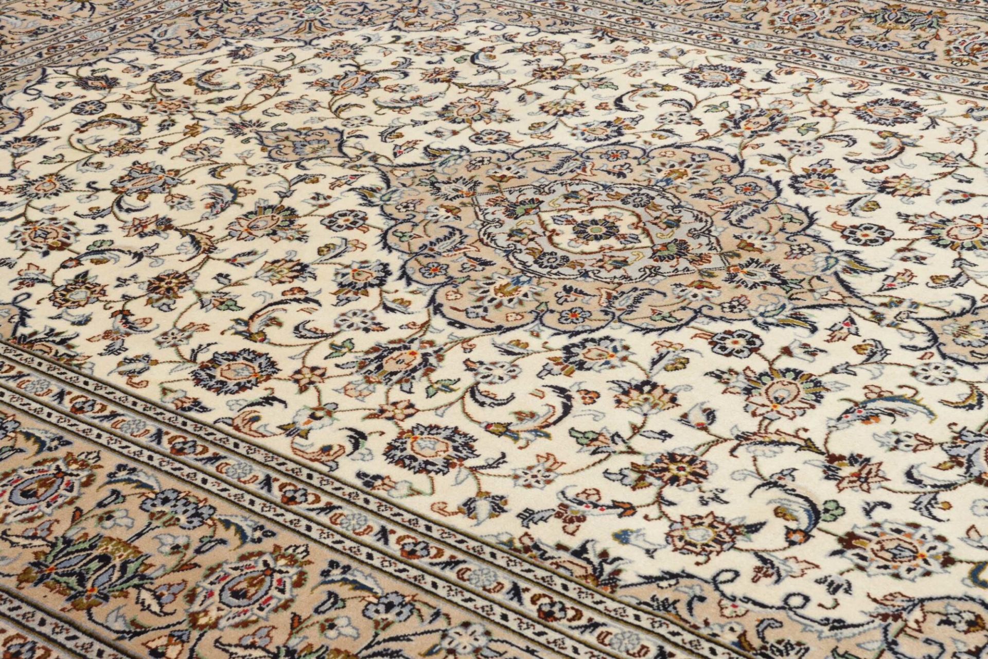 Kashan Perserteppich aus Iran, 221 × 314 cm